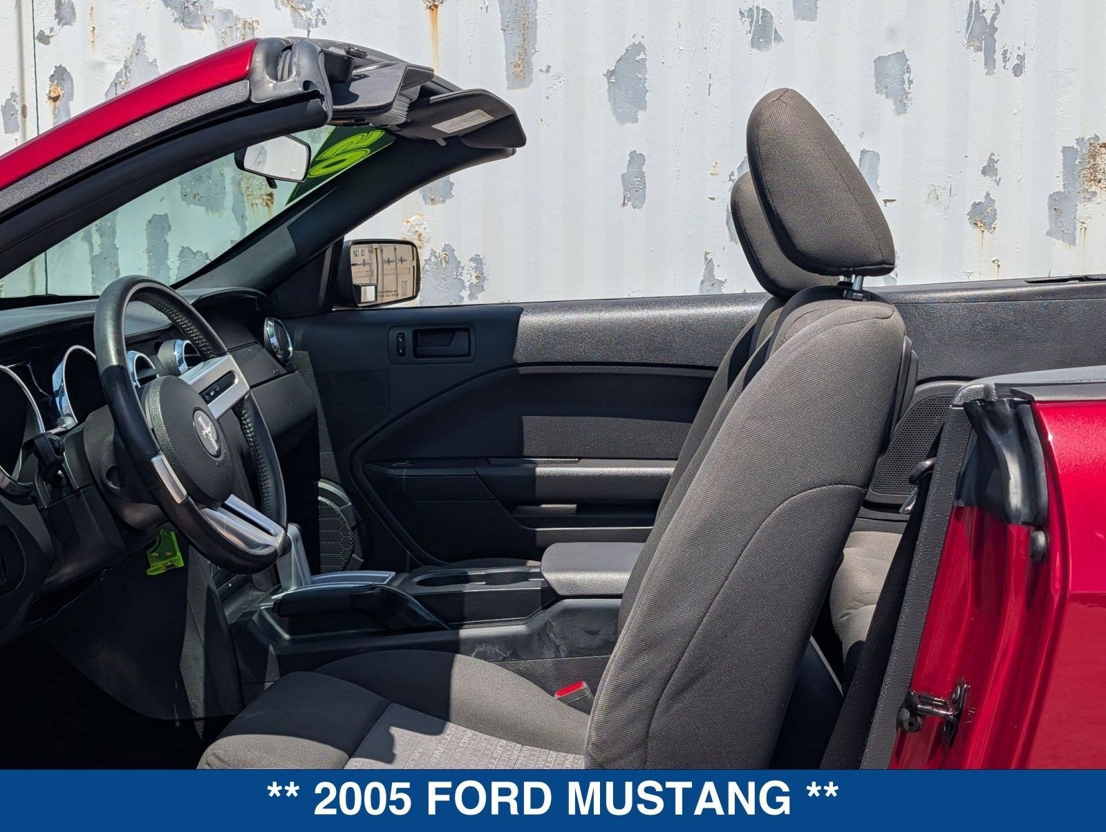 2005 Ford Mustang Deluxe