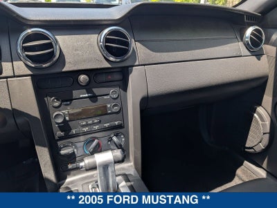 2005 Ford Mustang Deluxe