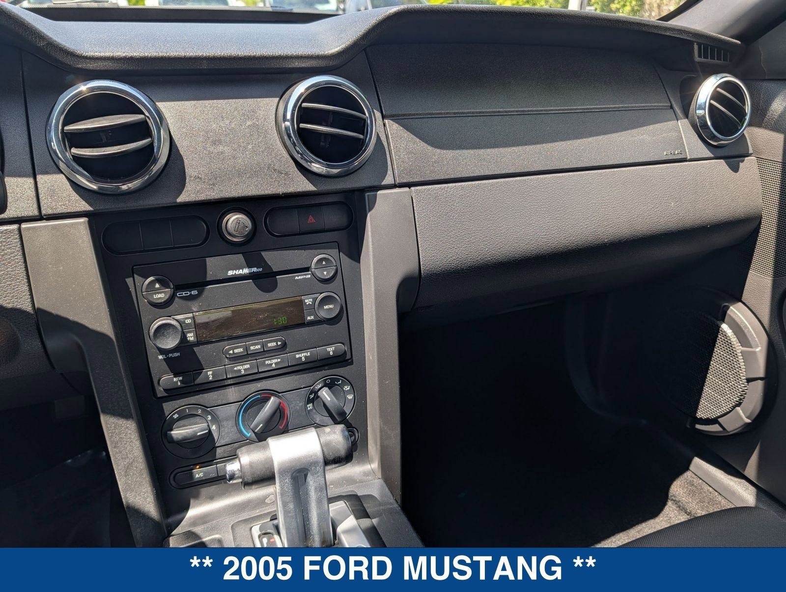 2005 Ford Mustang Deluxe