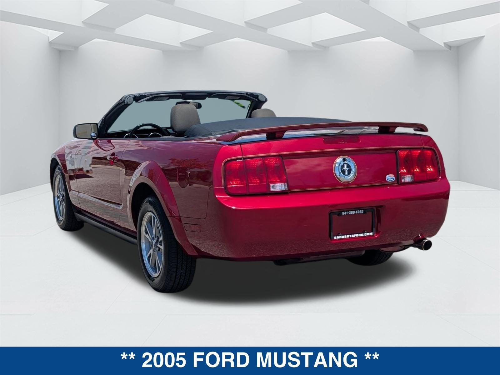 2005 Ford Mustang Deluxe