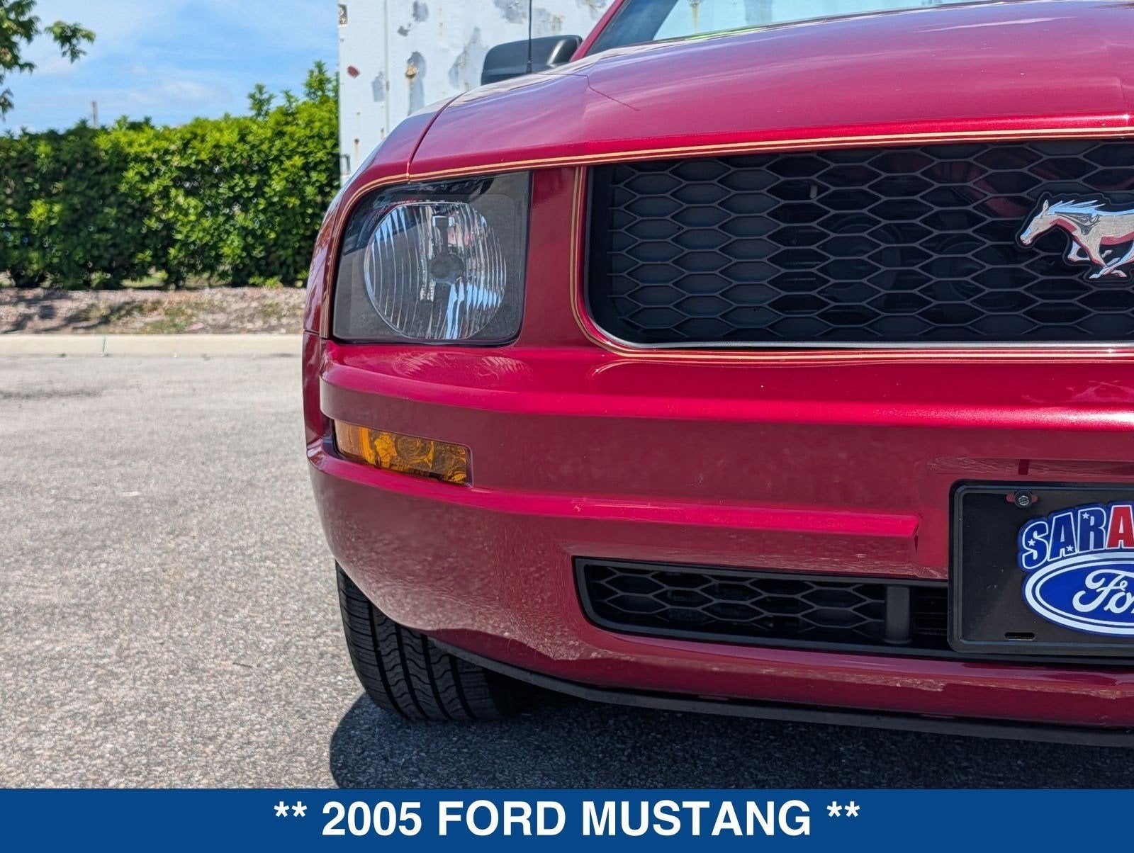 2005 Ford Mustang Deluxe