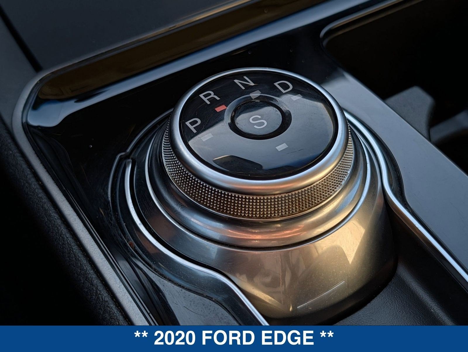 2020 Ford Edge SE