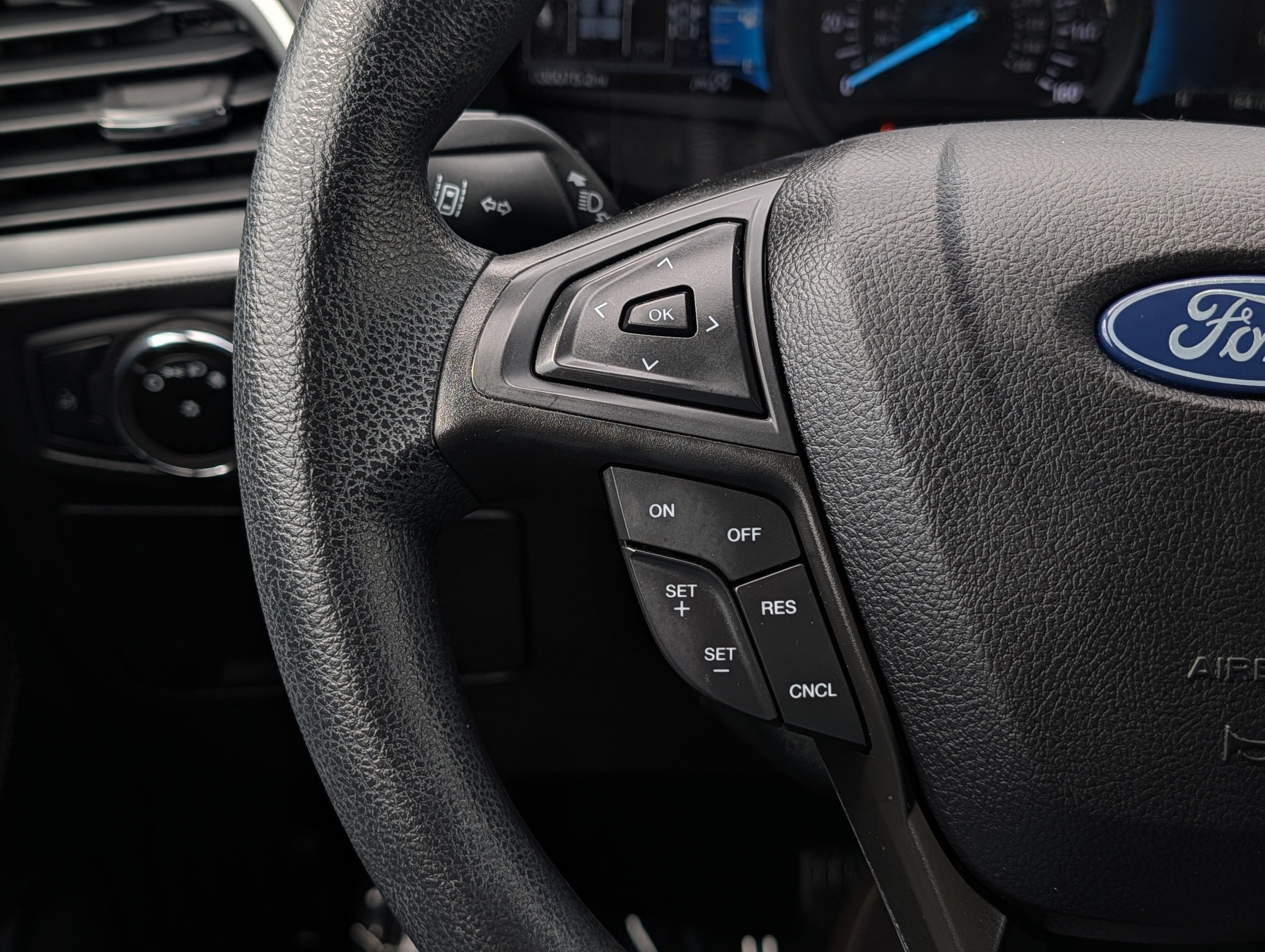 2023 Ford Edge SE