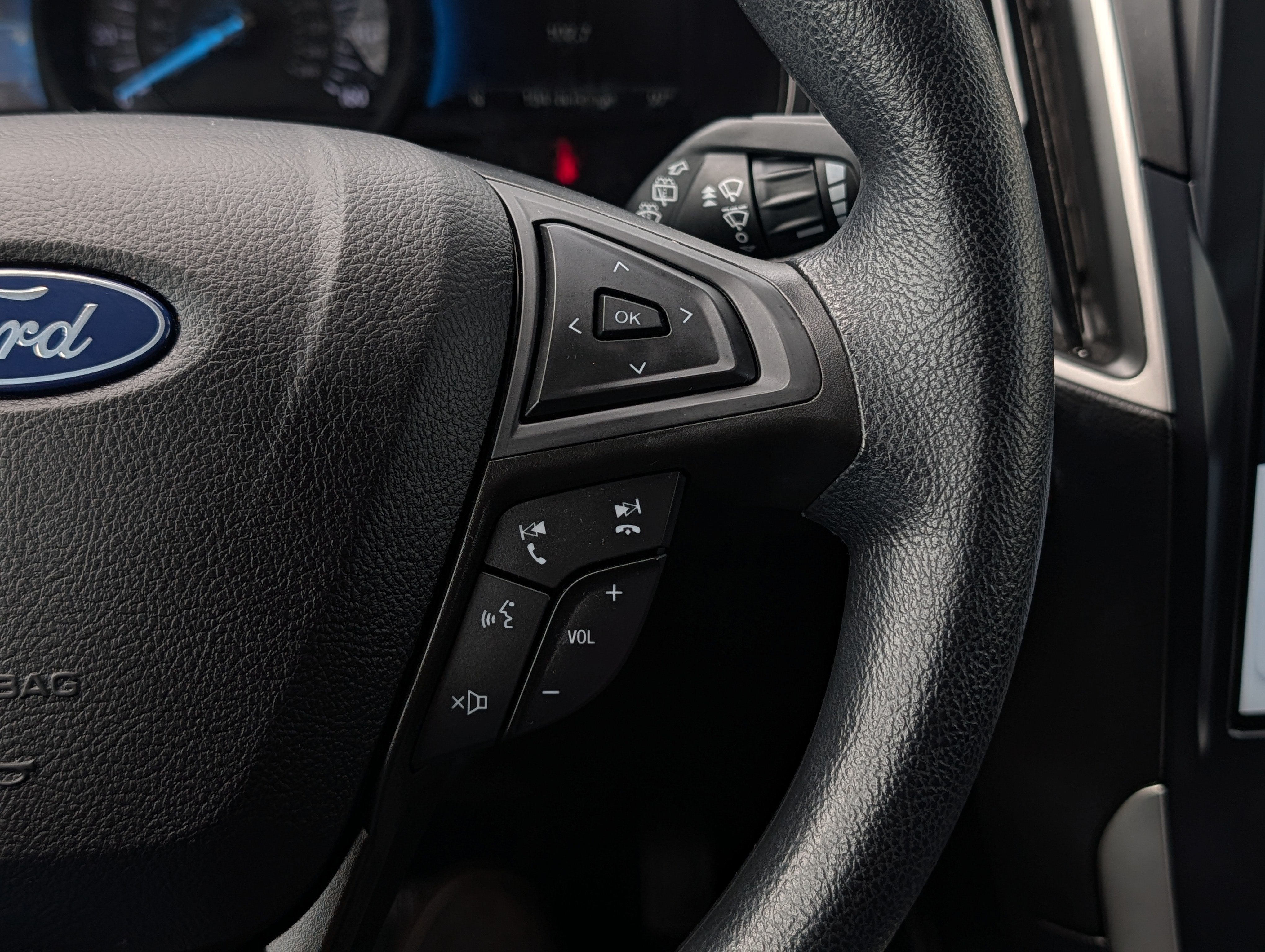 2023 Ford Edge SE