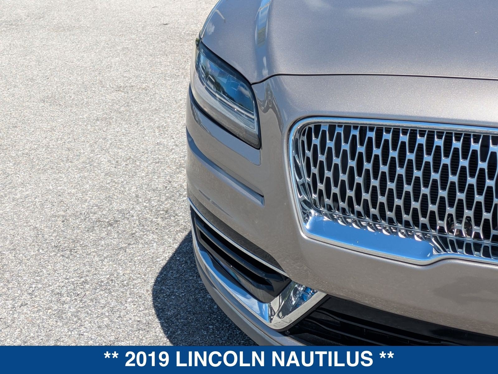2019 Lincoln Nautilus Select