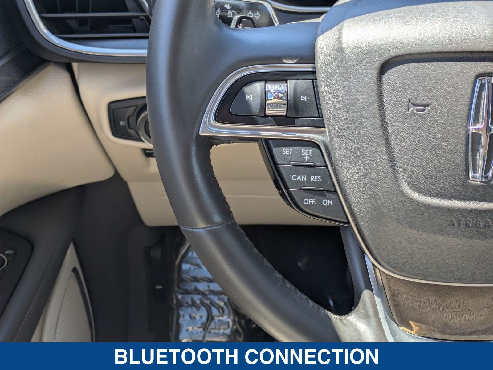 2019 Lincoln Nautilus Select