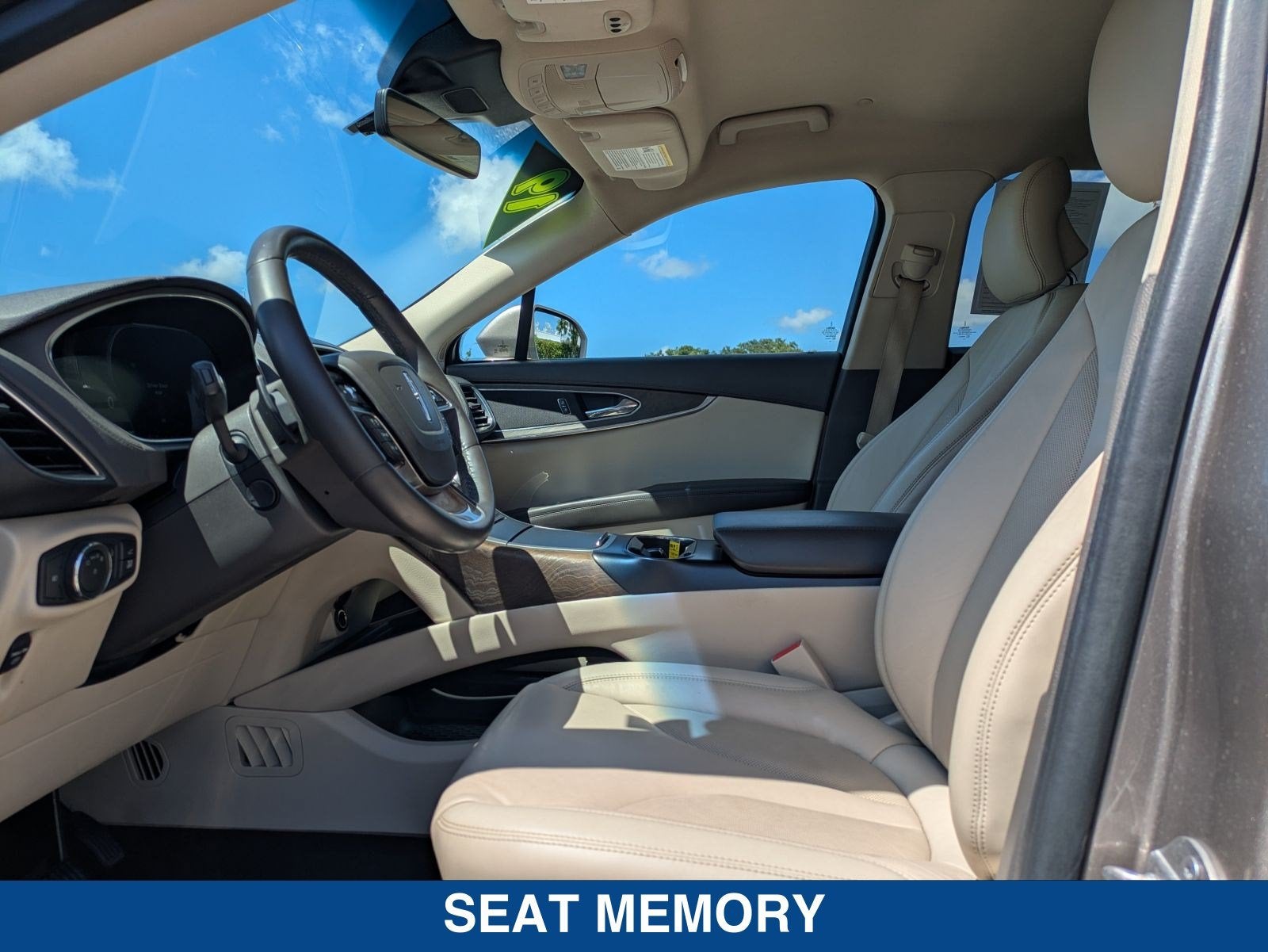 2019 Lincoln Nautilus Select