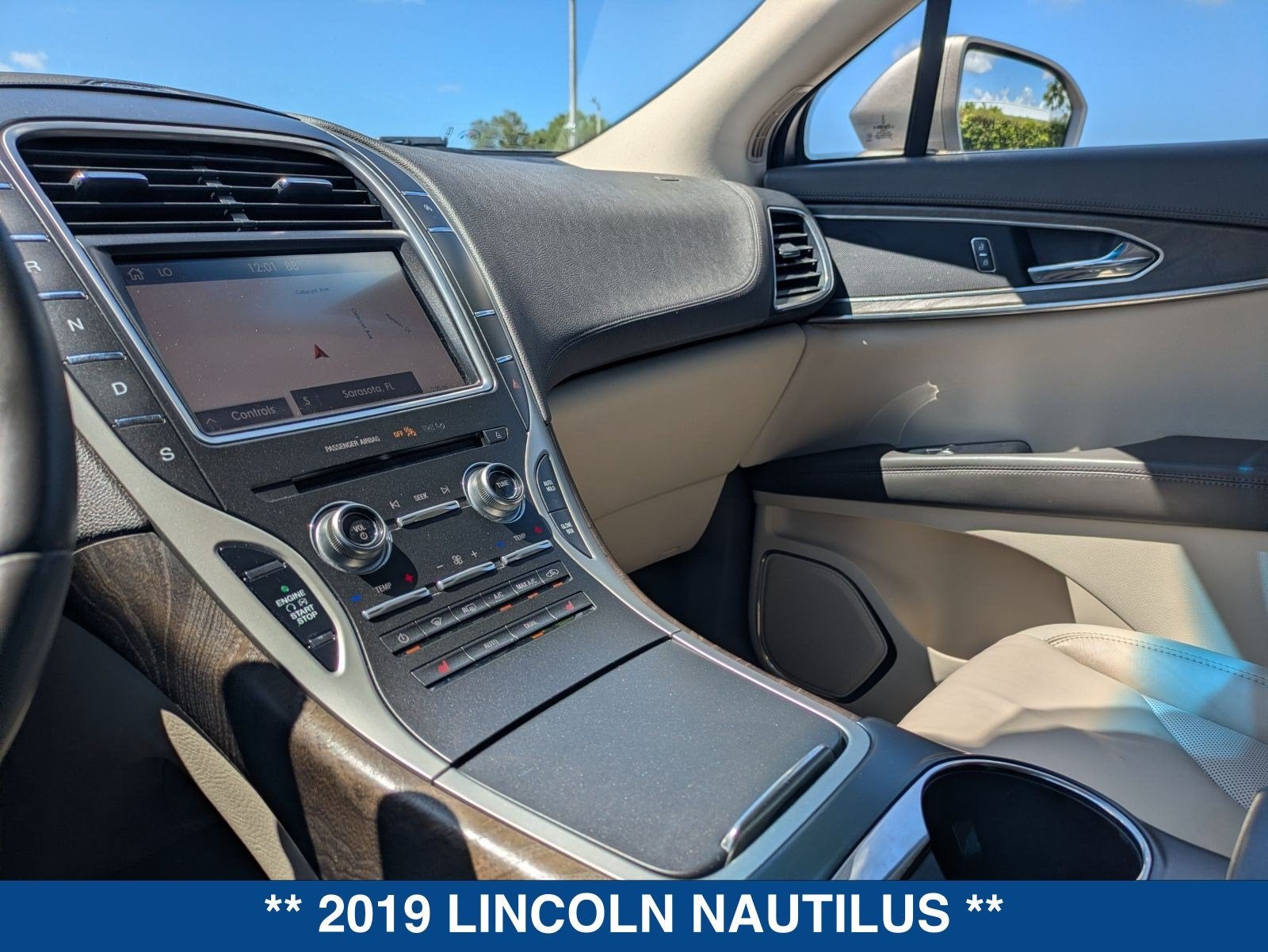2019 Lincoln Nautilus Select