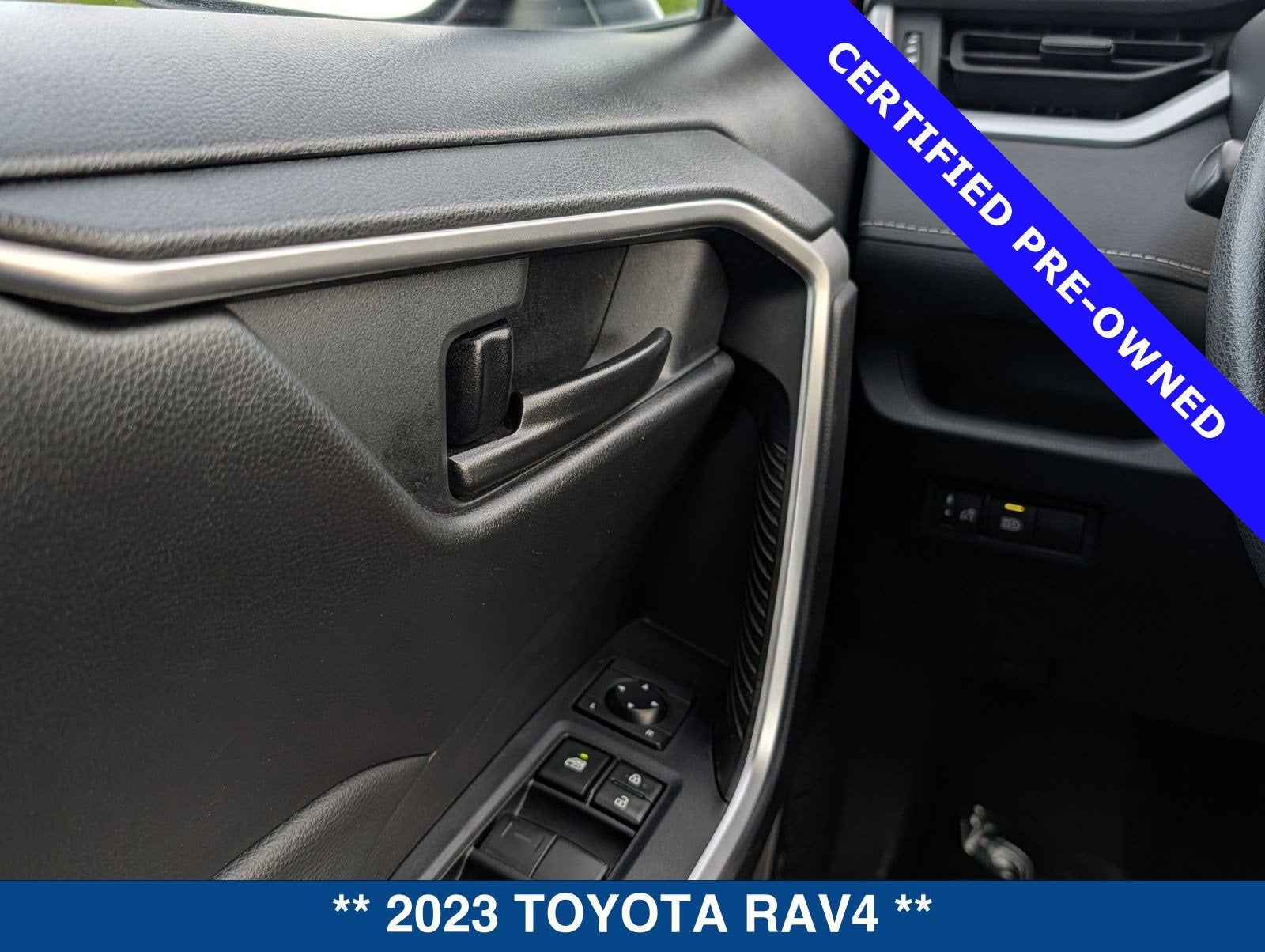 2023 Toyota RAV4 LE