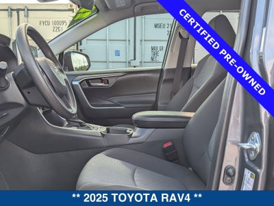2025 Toyota RAV4 XLE