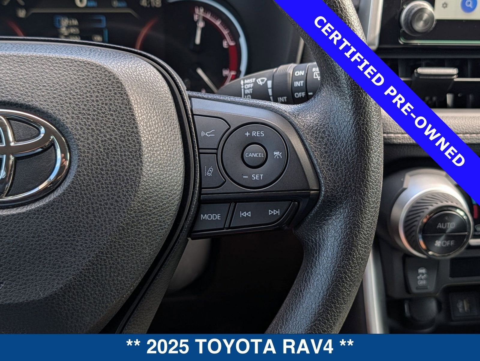 2025 Toyota RAV4 XLE