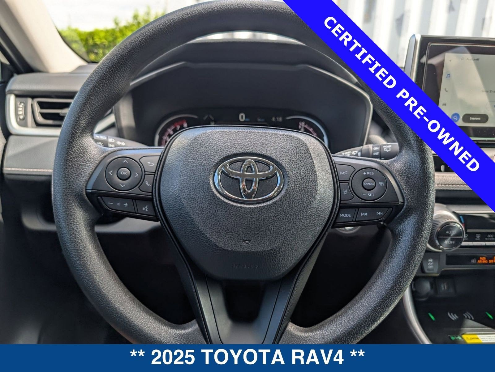2025 Toyota RAV4 XLE