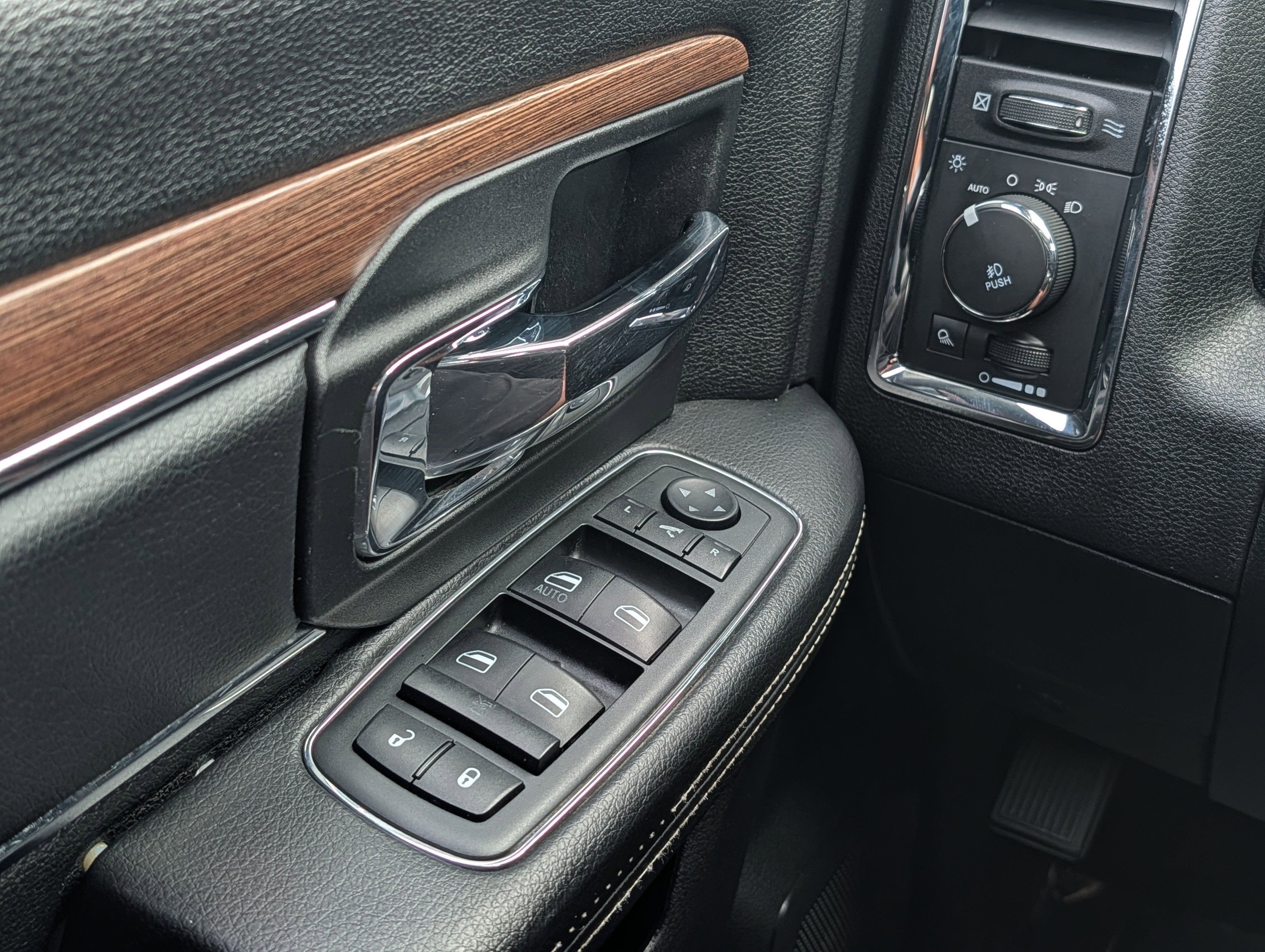 2015 RAM 3500 Laramie