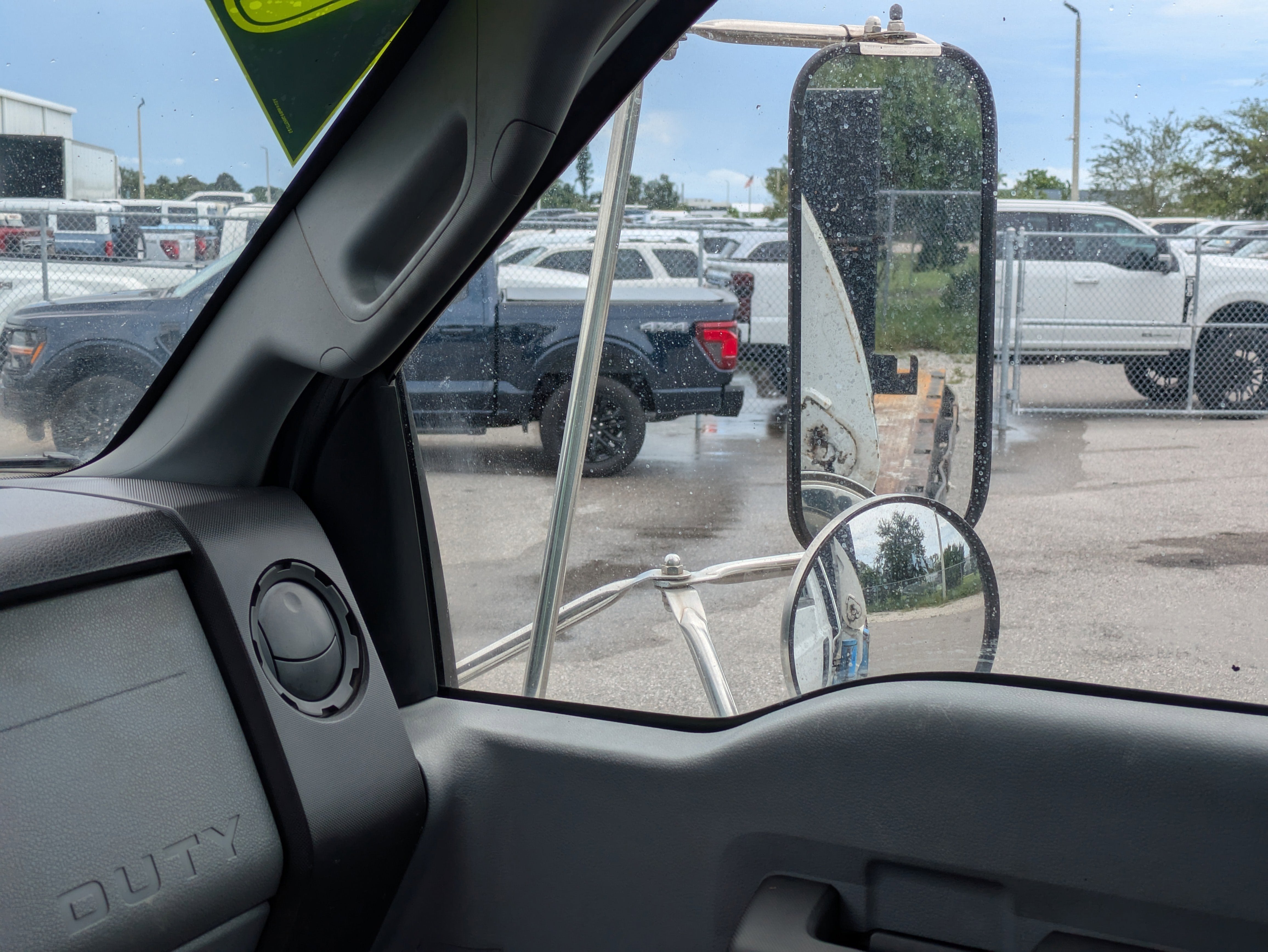 2011 Ford F-650 Chassis Cab XL
