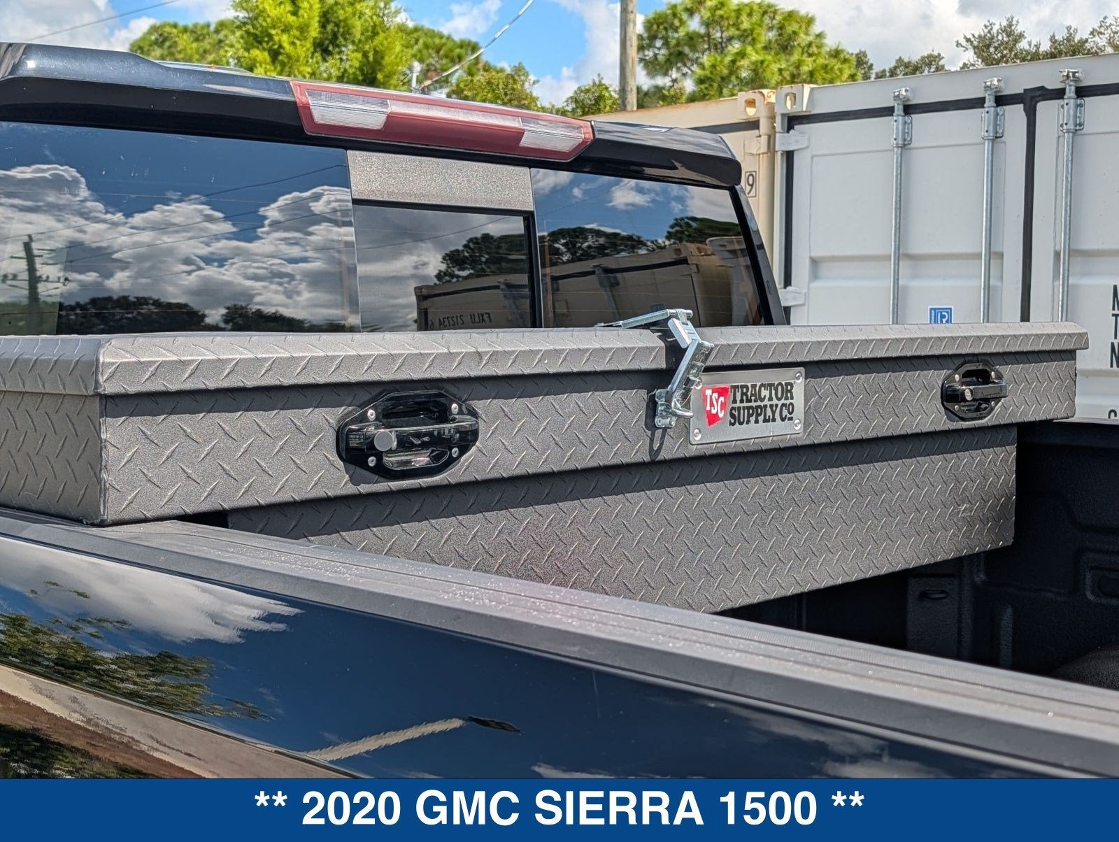 2020 GMC Sierra 1500 SLT