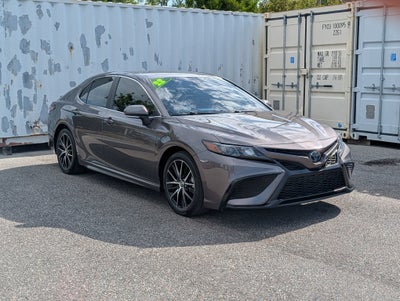 2022 Toyota Camry Hybrid SE