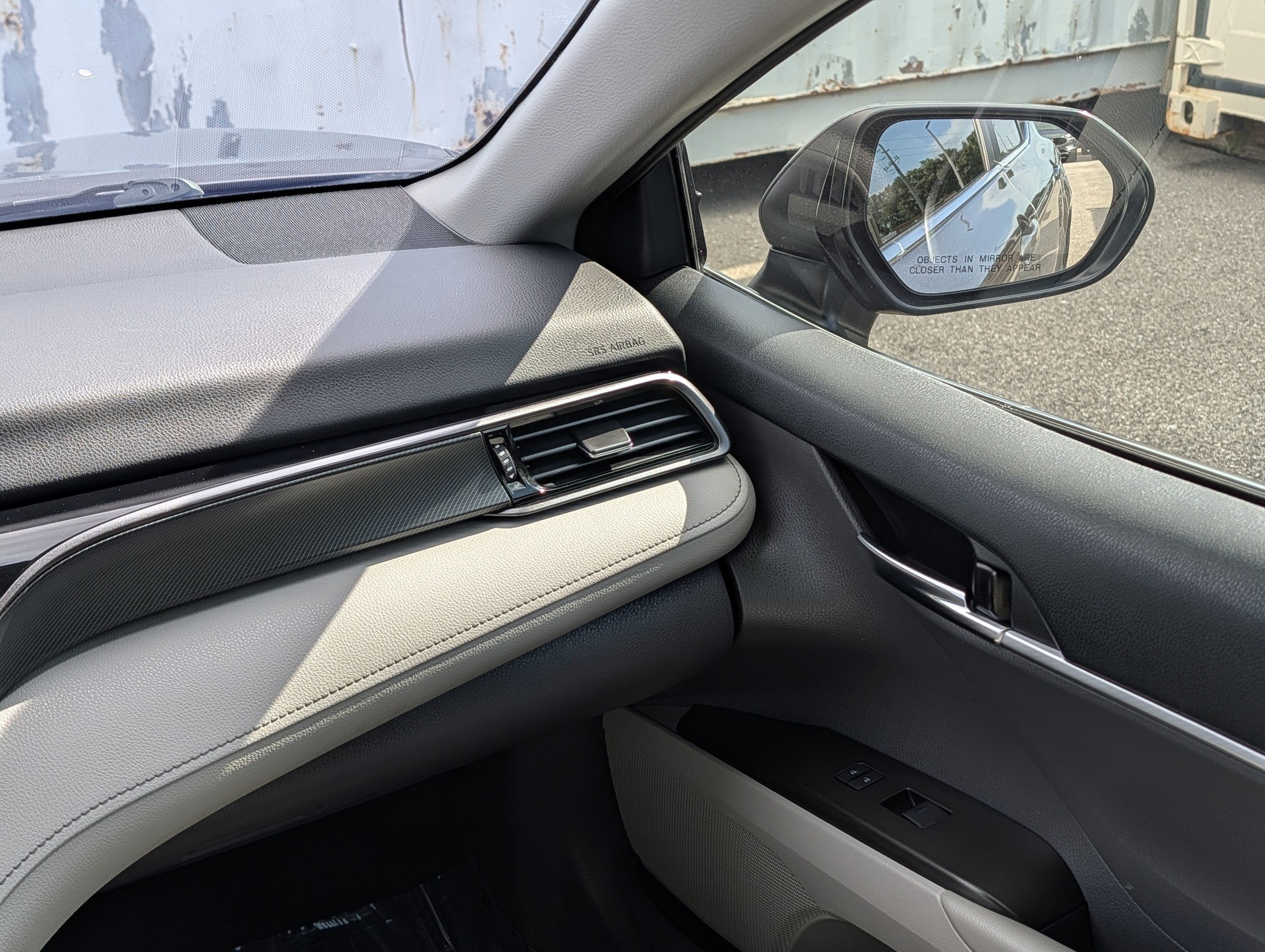 2022 Toyota Camry Hybrid SE