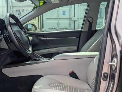 2022 Toyota Camry Hybrid SE