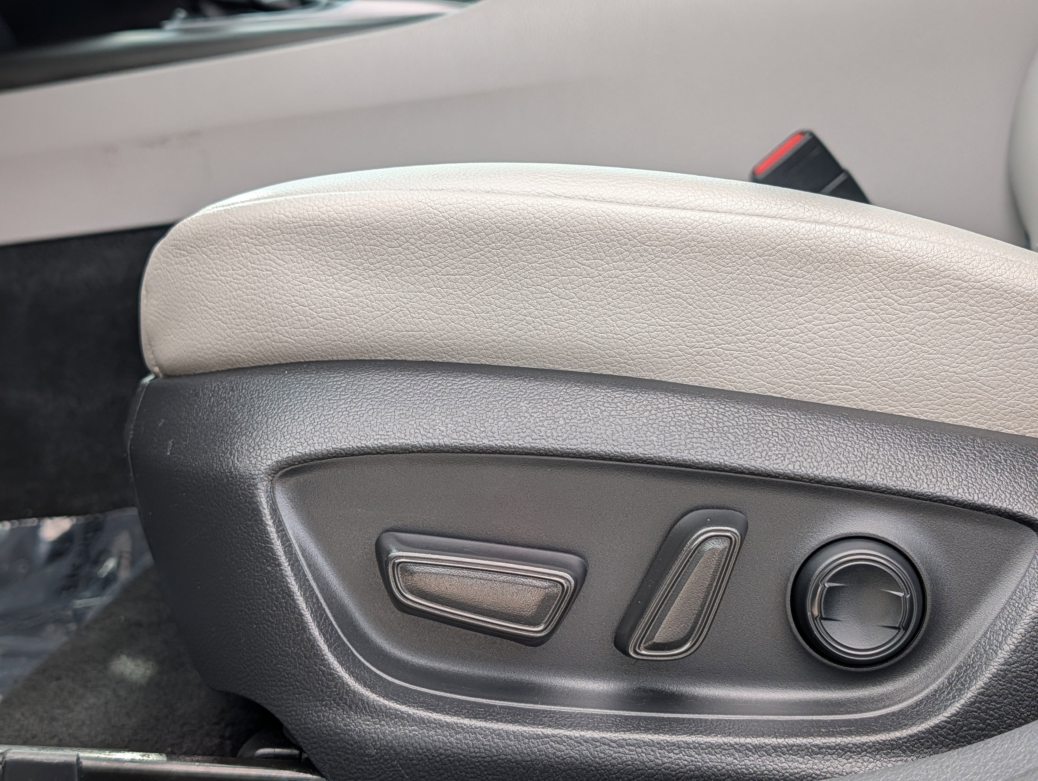 2022 Toyota Camry Hybrid SE