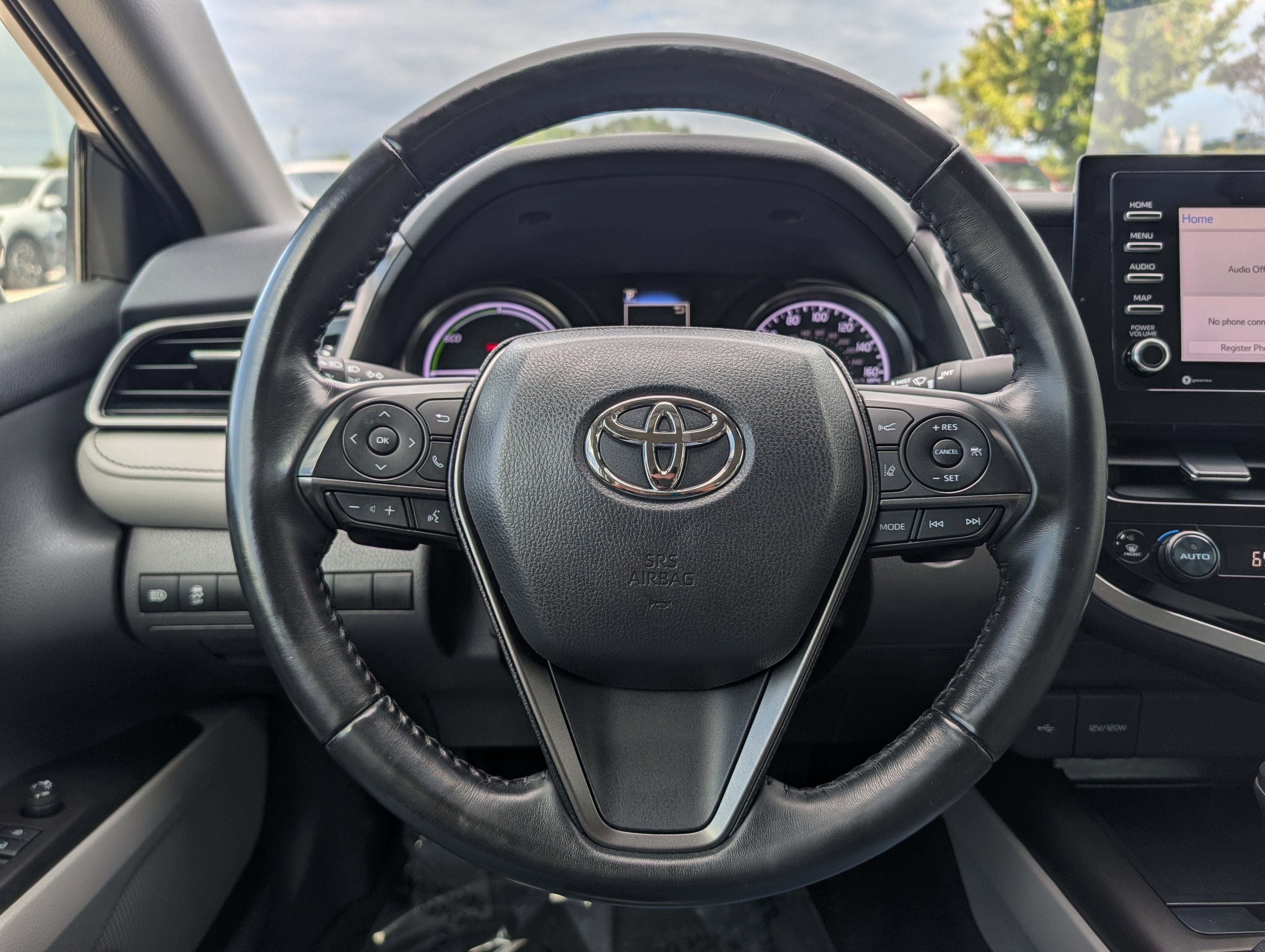 2022 Toyota Camry Hybrid SE