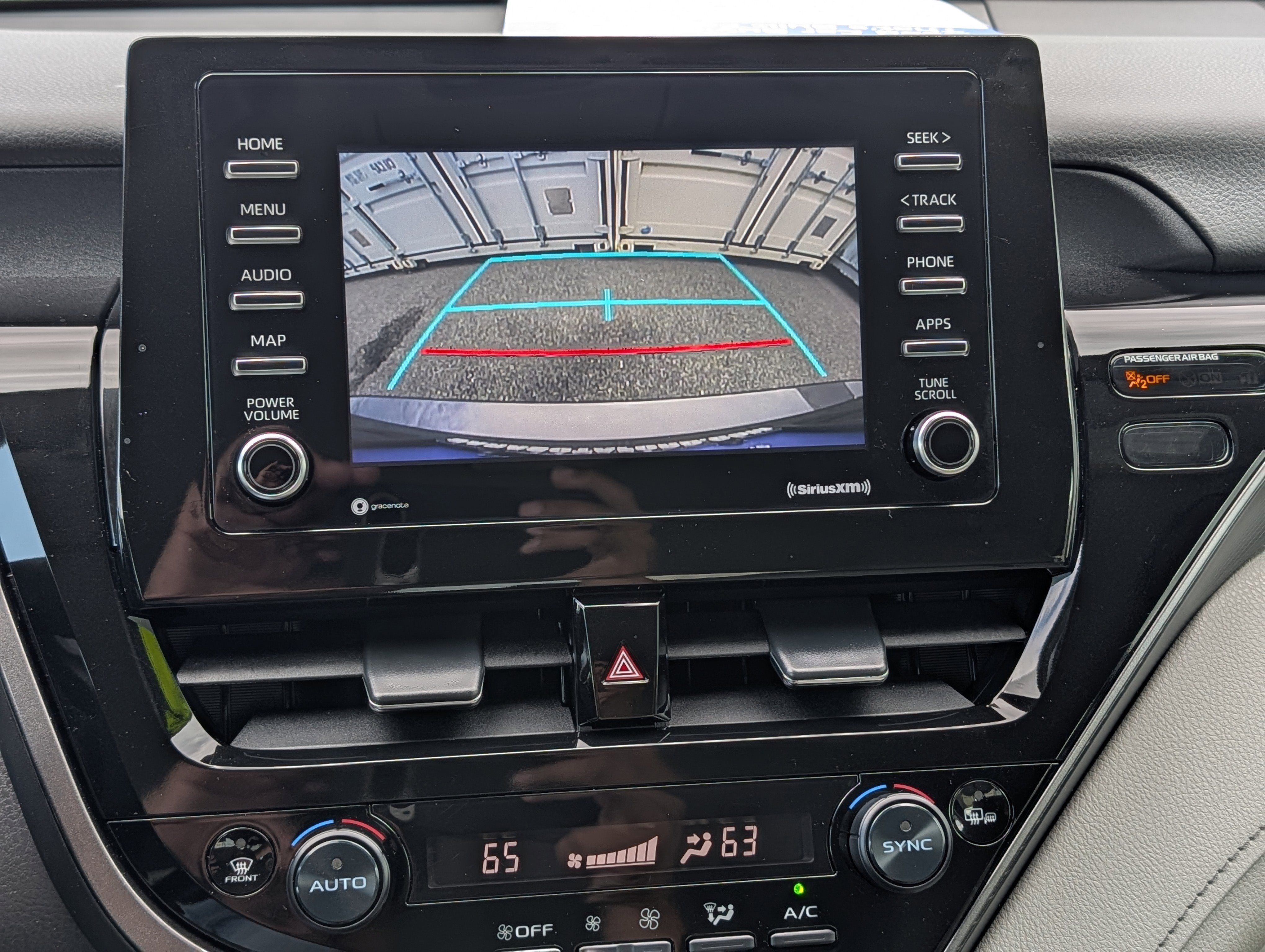 2022 Toyota Camry Hybrid SE