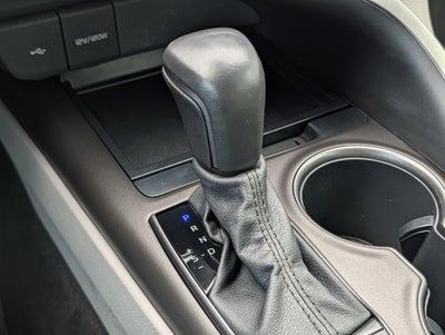 2022 Toyota Camry Hybrid SE
