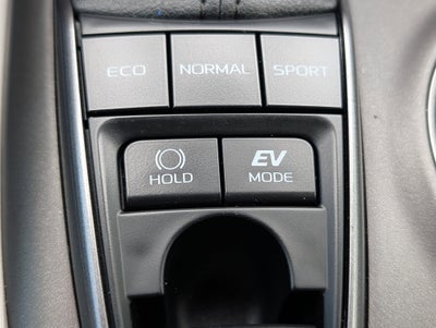 2022 Toyota Camry Hybrid SE
