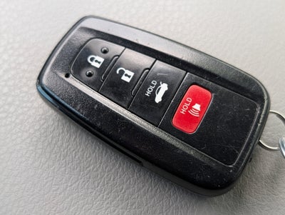 2022 Toyota Camry Hybrid SE
