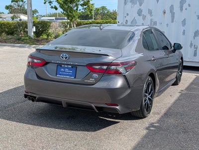2022 Toyota Camry Hybrid SE