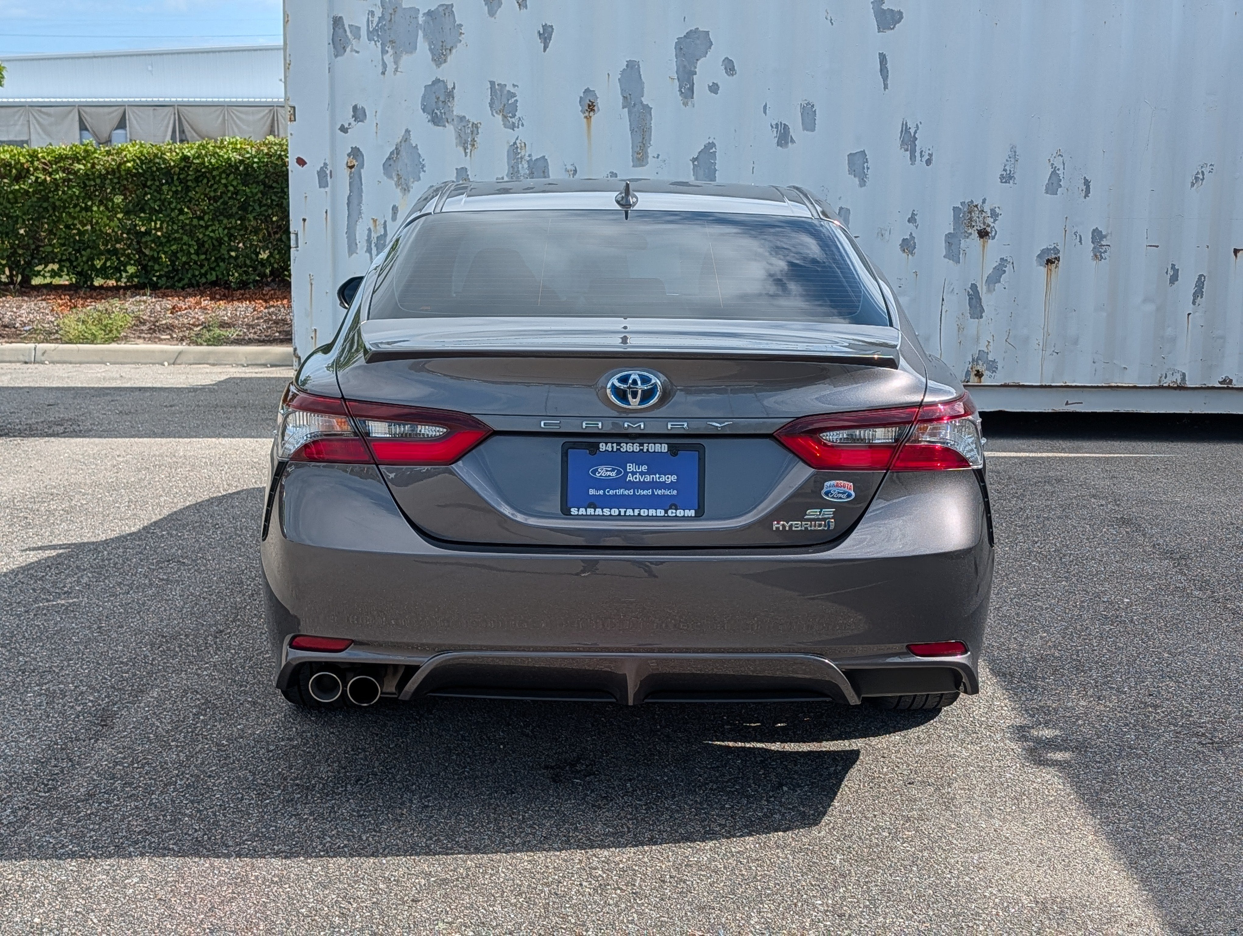 2022 Toyota Camry Hybrid SE