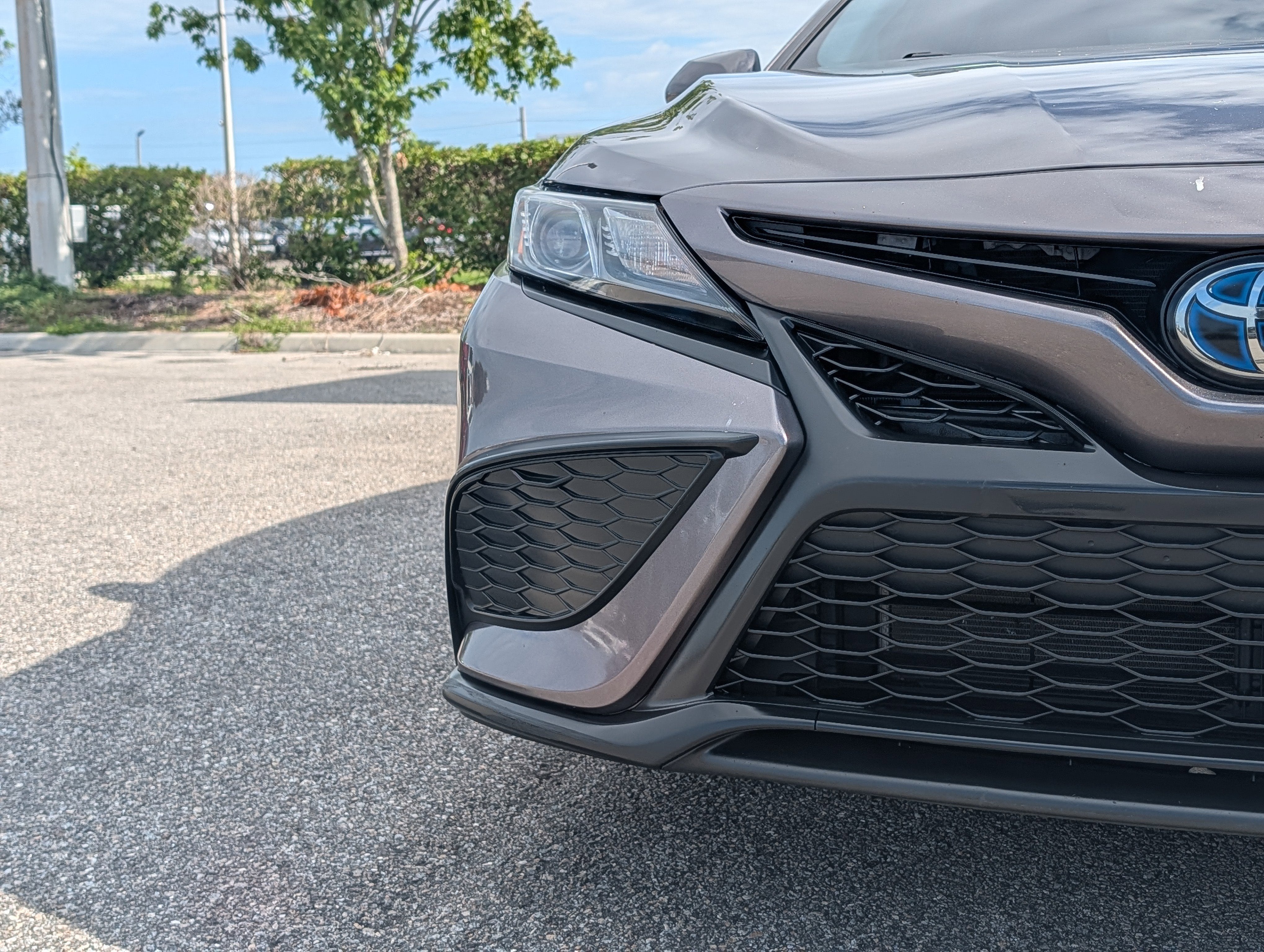 2022 Toyota Camry Hybrid SE