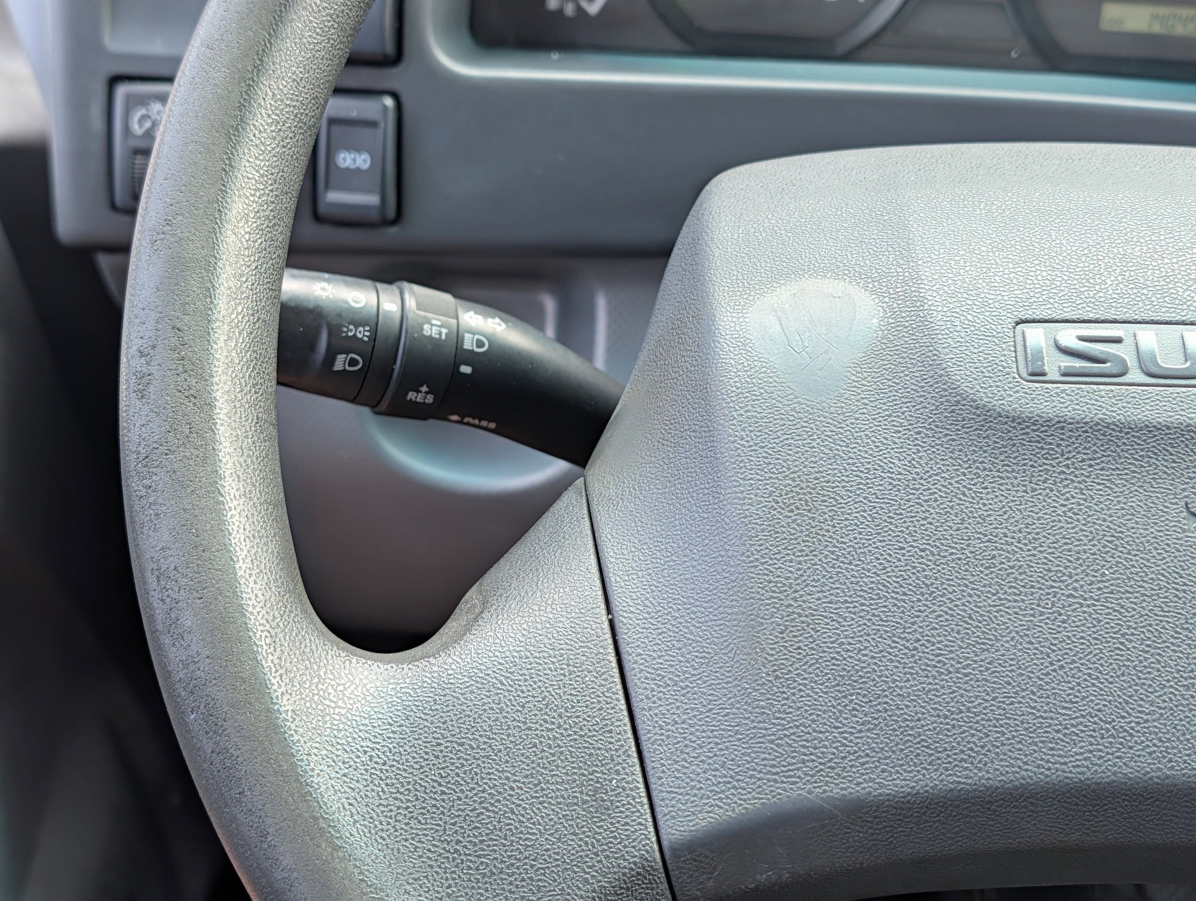 2018 Isuzu NPR Base