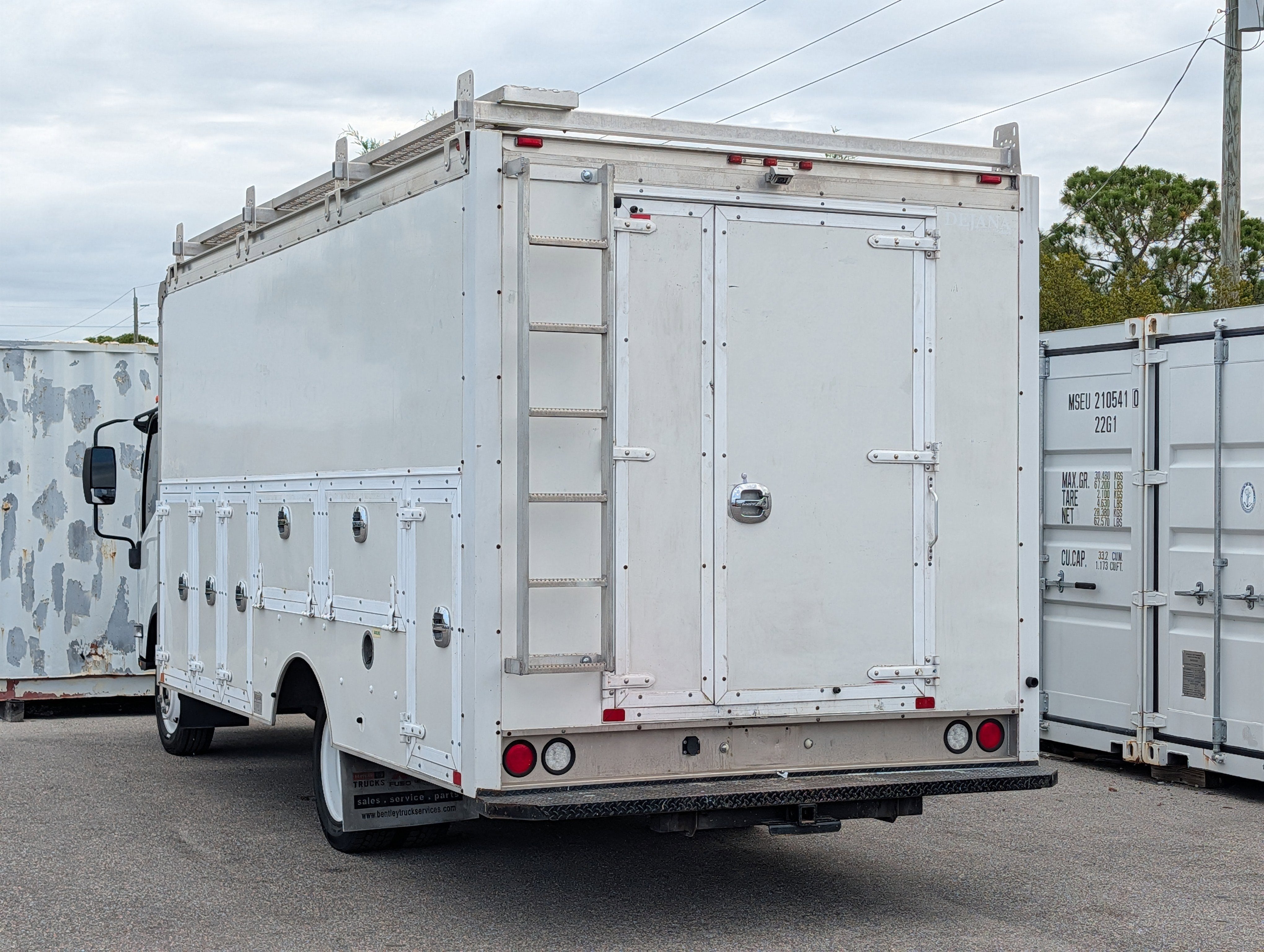 2018 Isuzu NPR Base