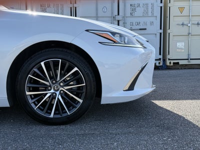 2022 Lexus ES 350 Base