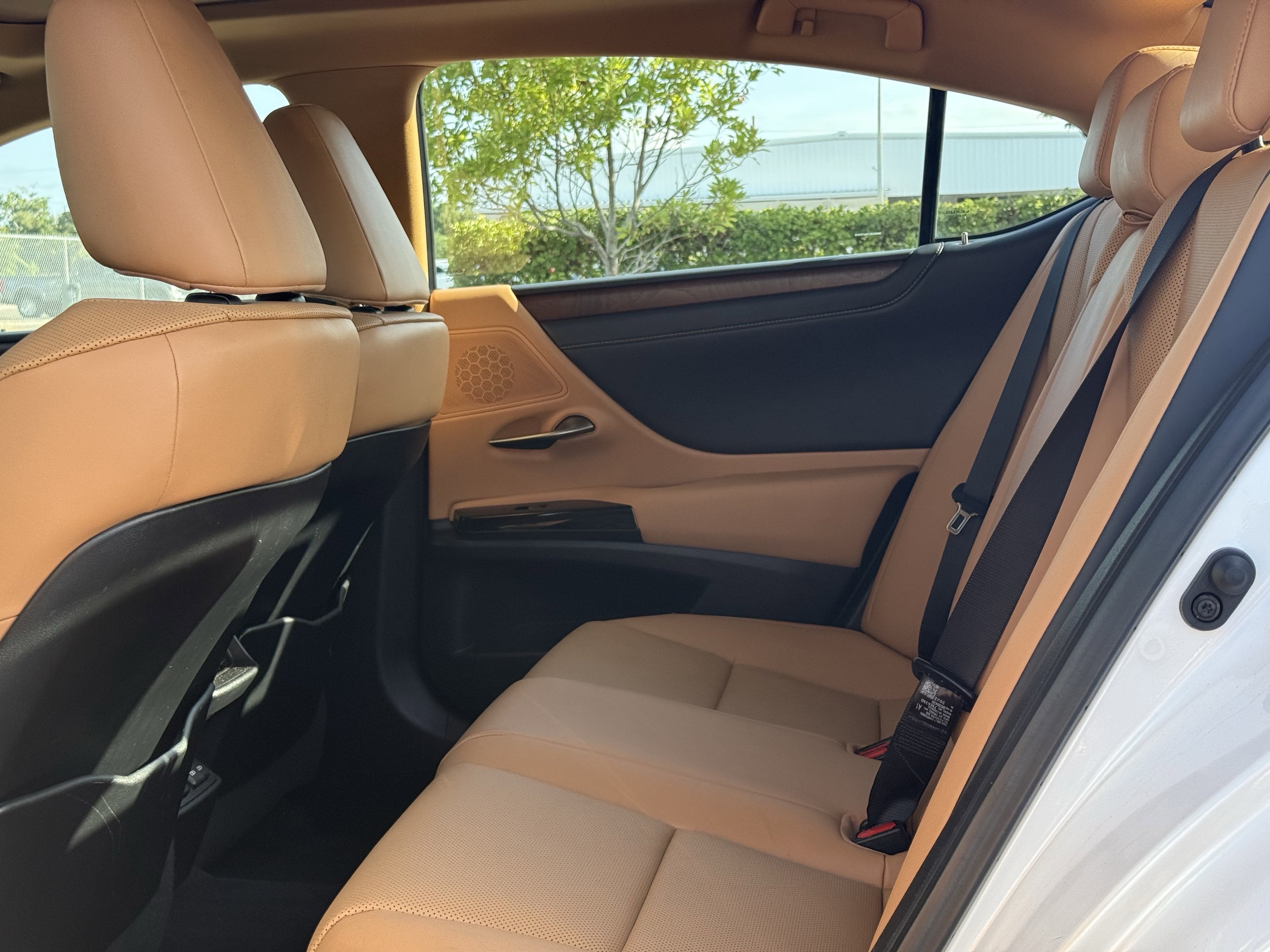 2022 Lexus ES 350 Base