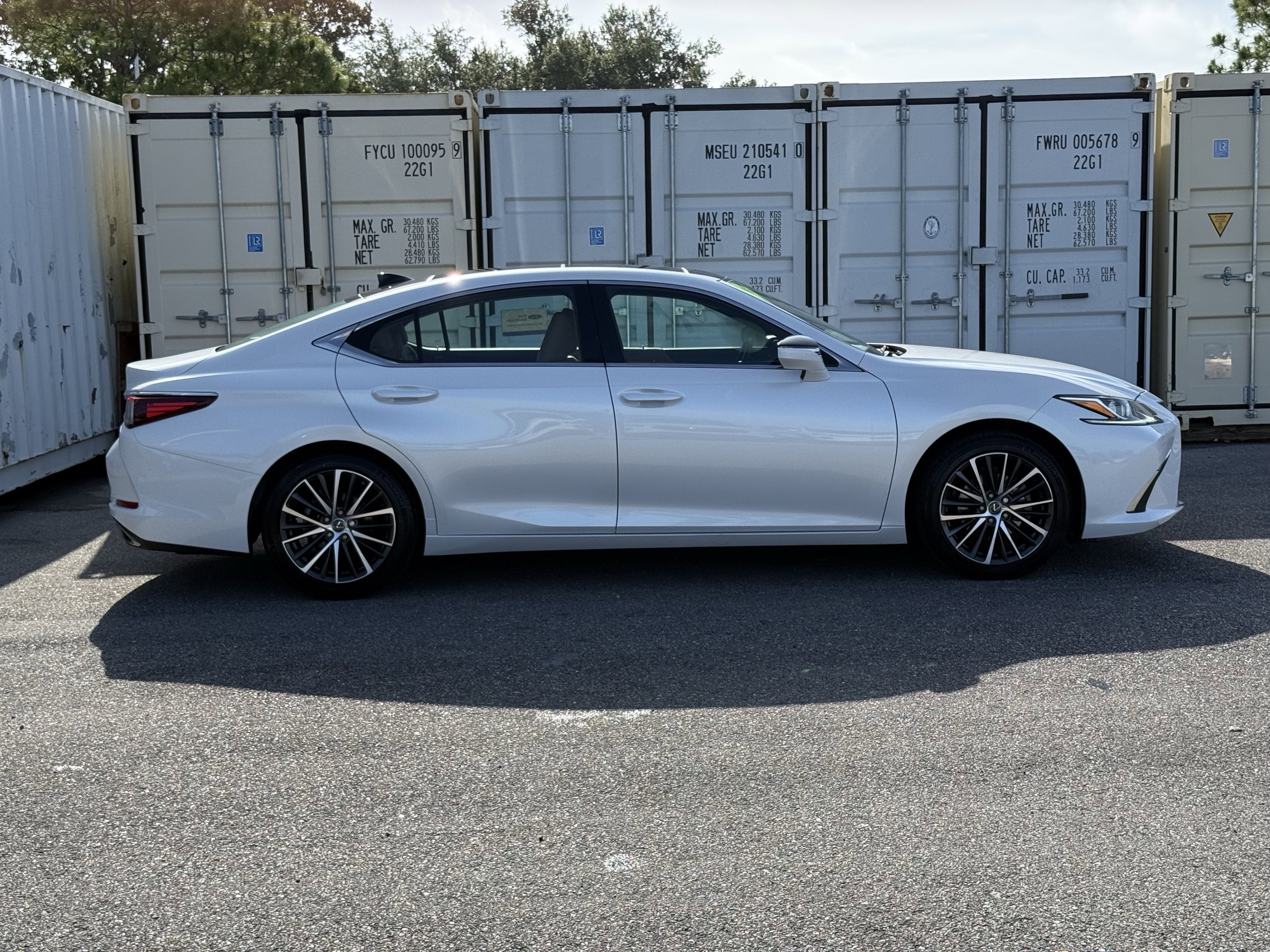 2022 Lexus ES 350 Base