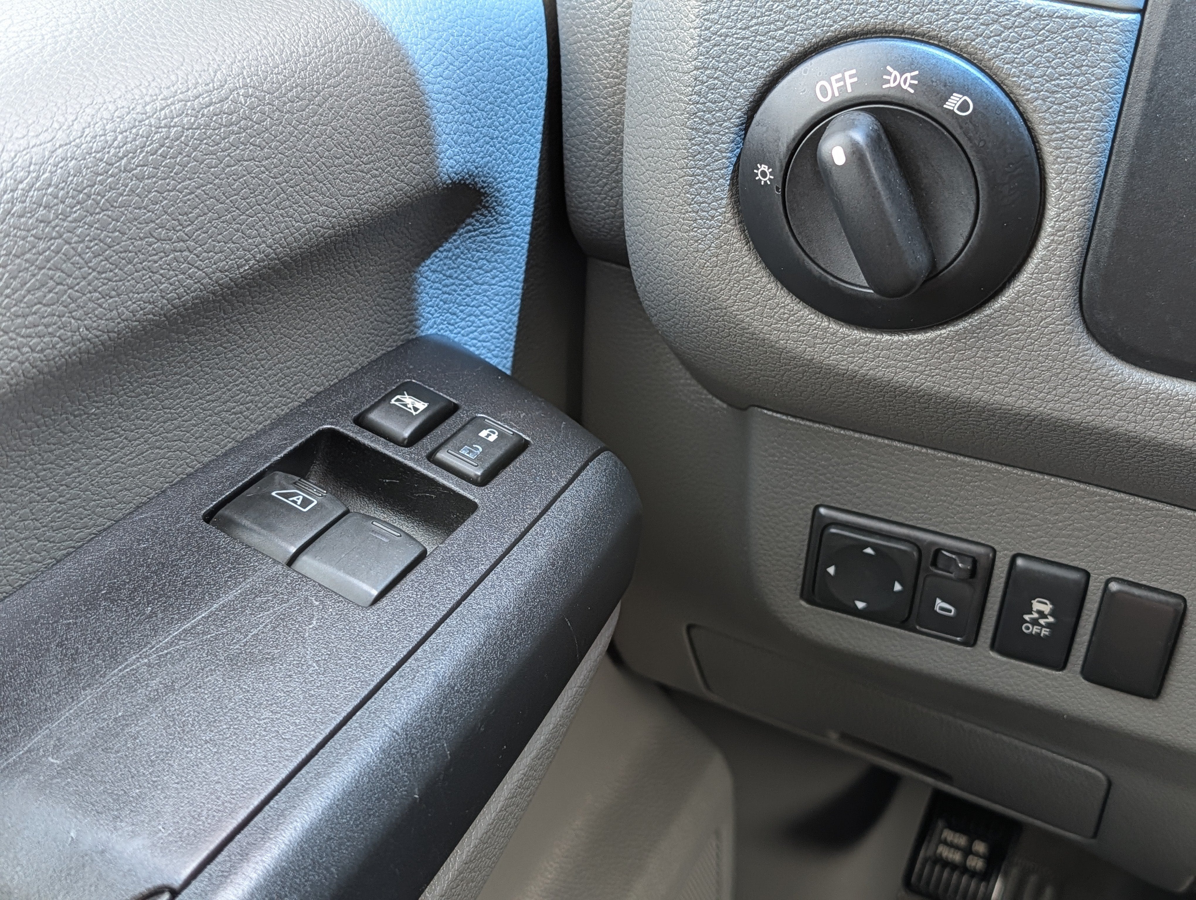 2013 Nissan NV Passenger NV3500 HD SV