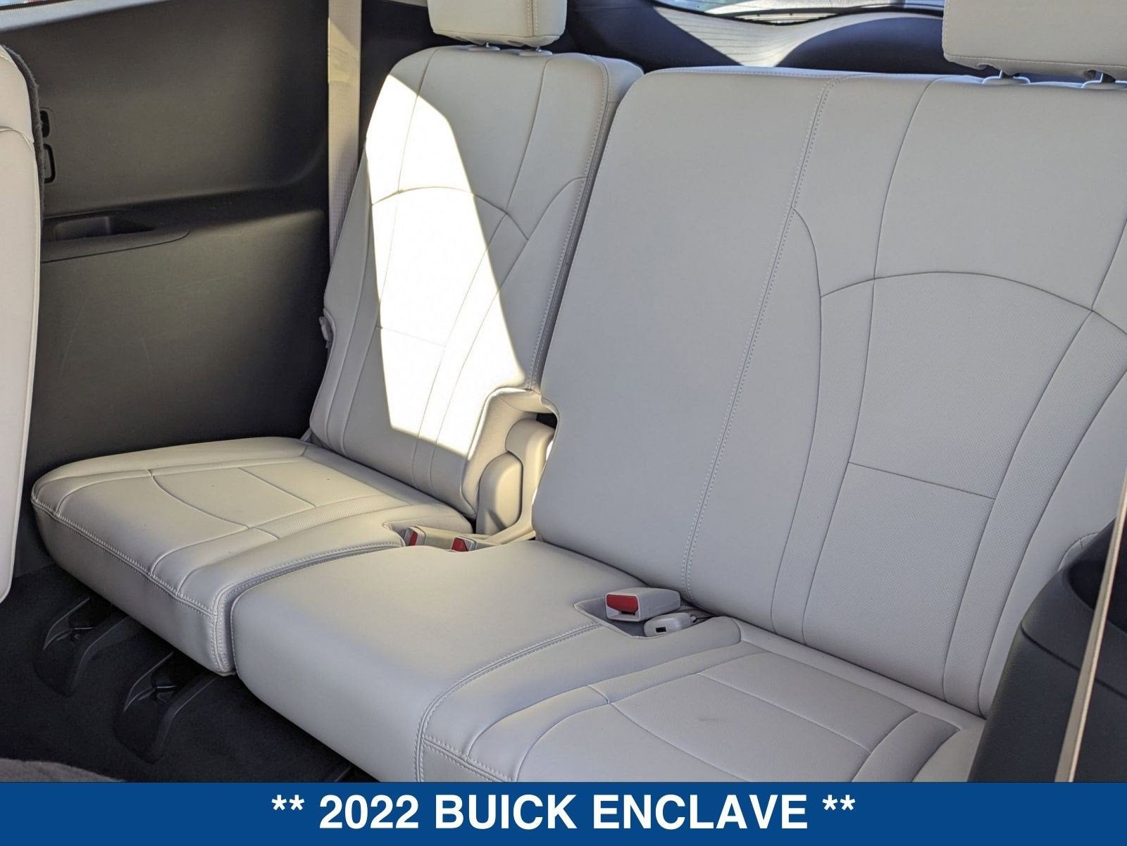 2022 Buick Enclave Essence