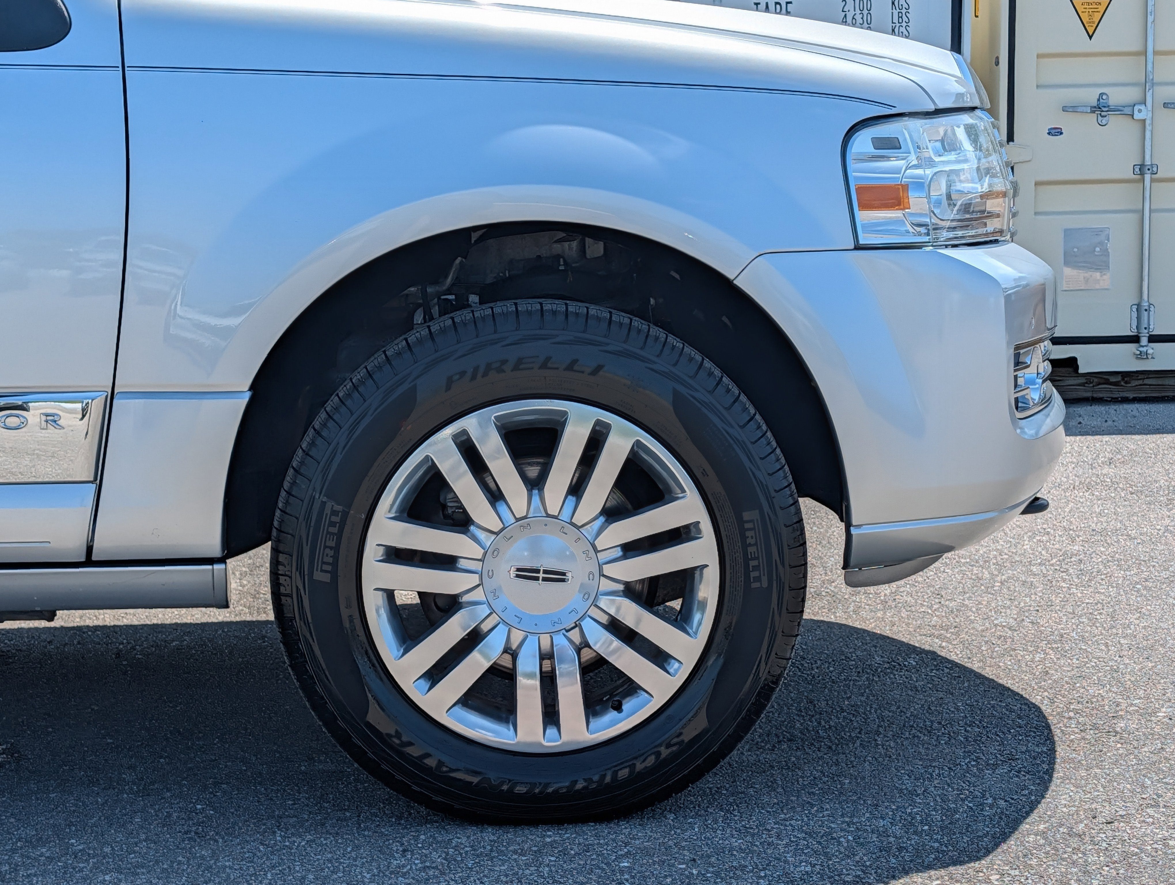 2014 Lincoln Navigator Base