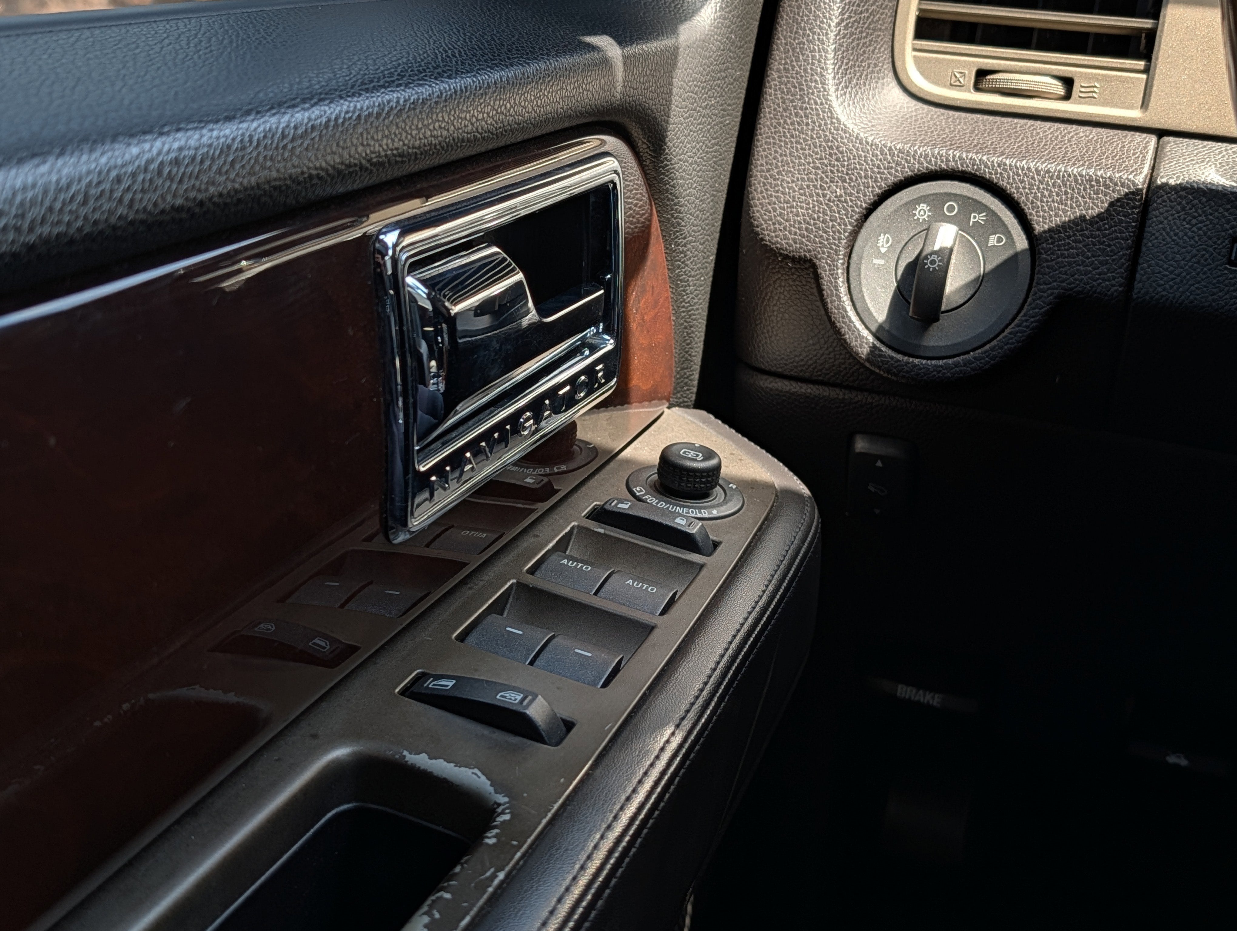 2014 Lincoln Navigator Base