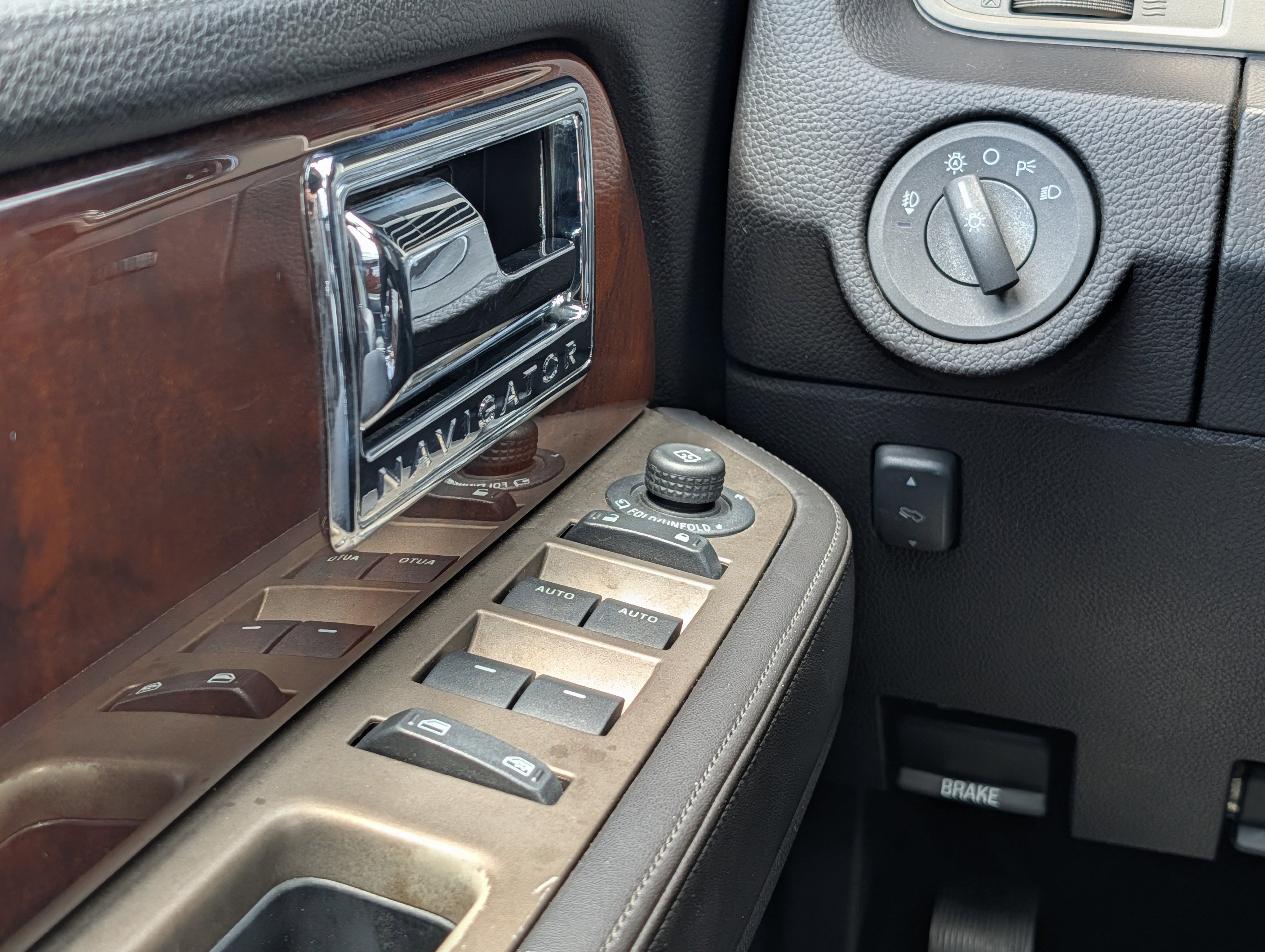 2014 Lincoln Navigator Base