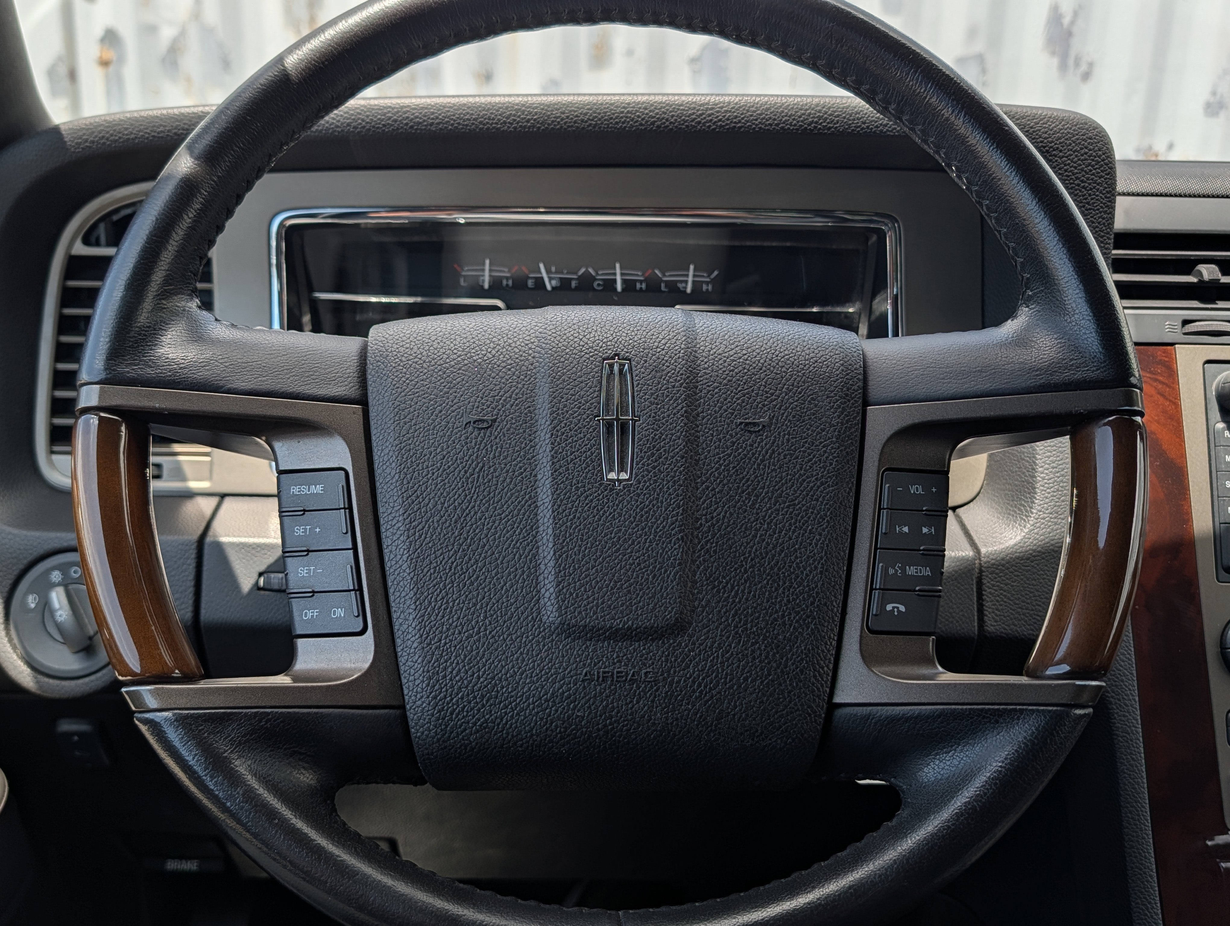 2014 Lincoln Navigator Base