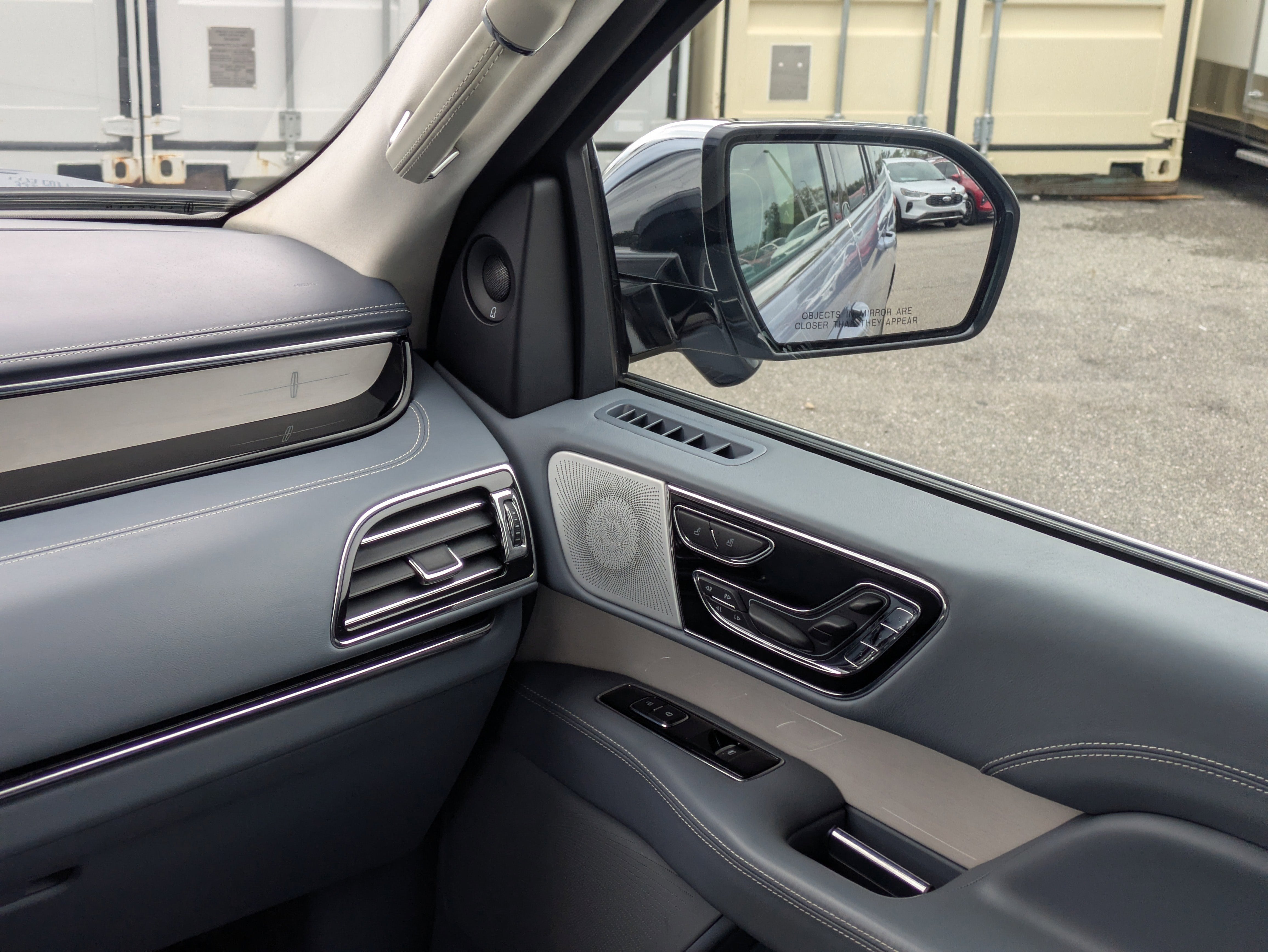 2023 Lincoln Navigator L Black Label