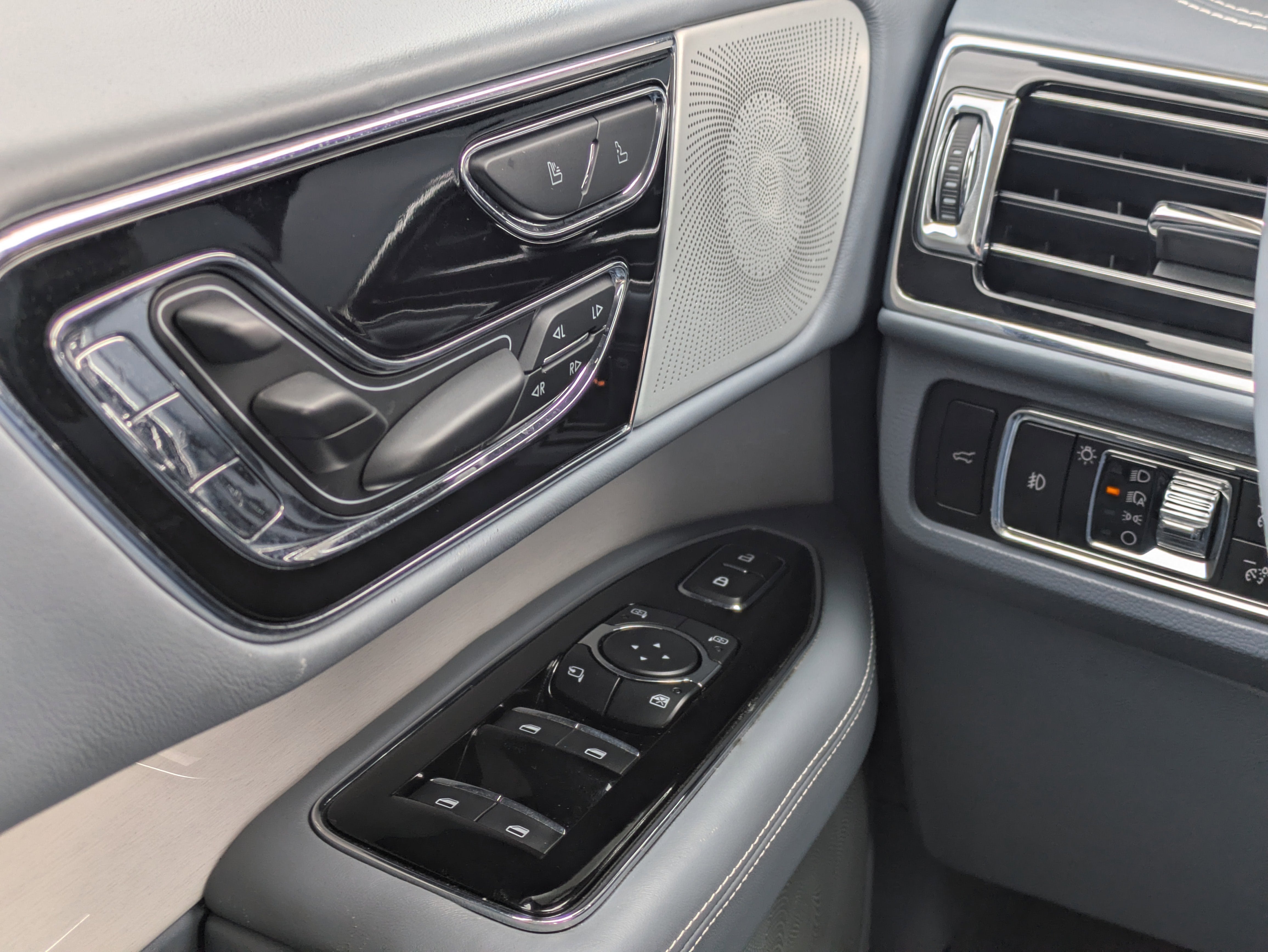 2023 Lincoln Navigator L Black Label