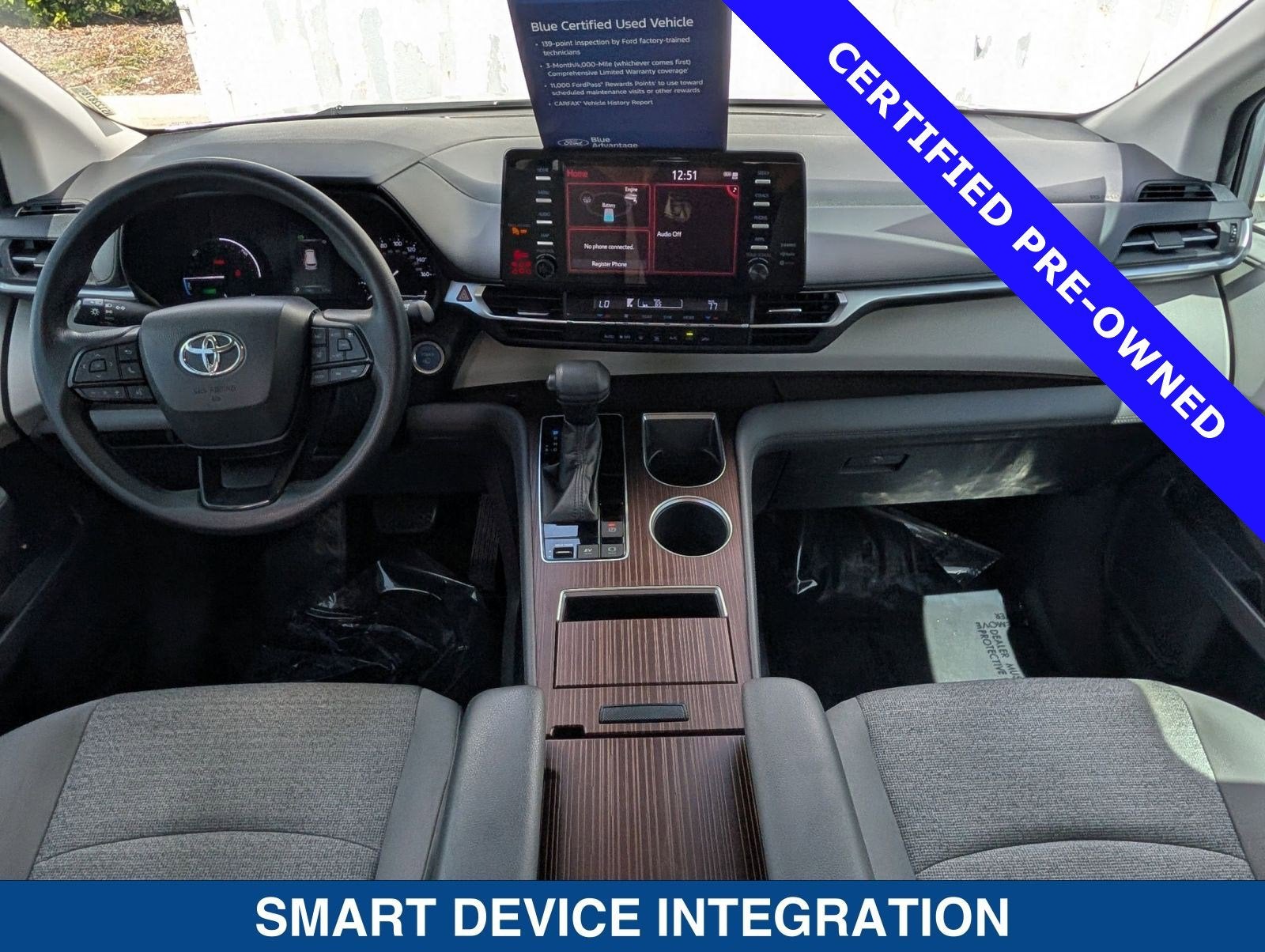 2022 Toyota Sienna LE 8 Passenger