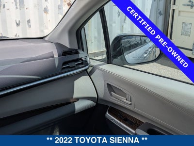 2022 Toyota Sienna LE 8 Passenger