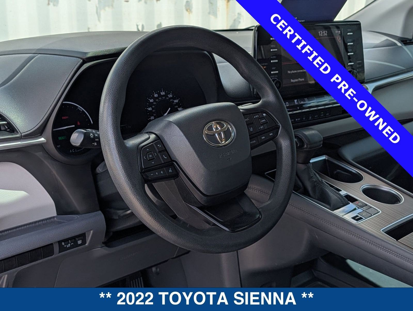 2022 Toyota Sienna LE 8 Passenger