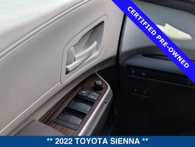 2022 Toyota Sienna LE 8 Passenger