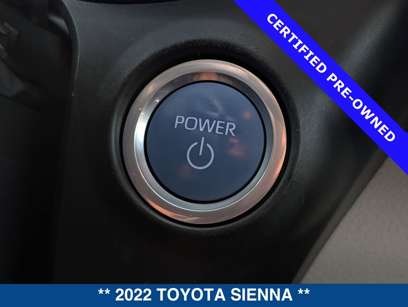 2022 Toyota Sienna LE 8 Passenger