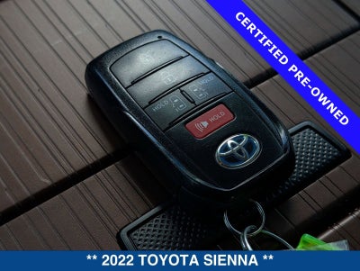 2022 Toyota Sienna LE 8 Passenger